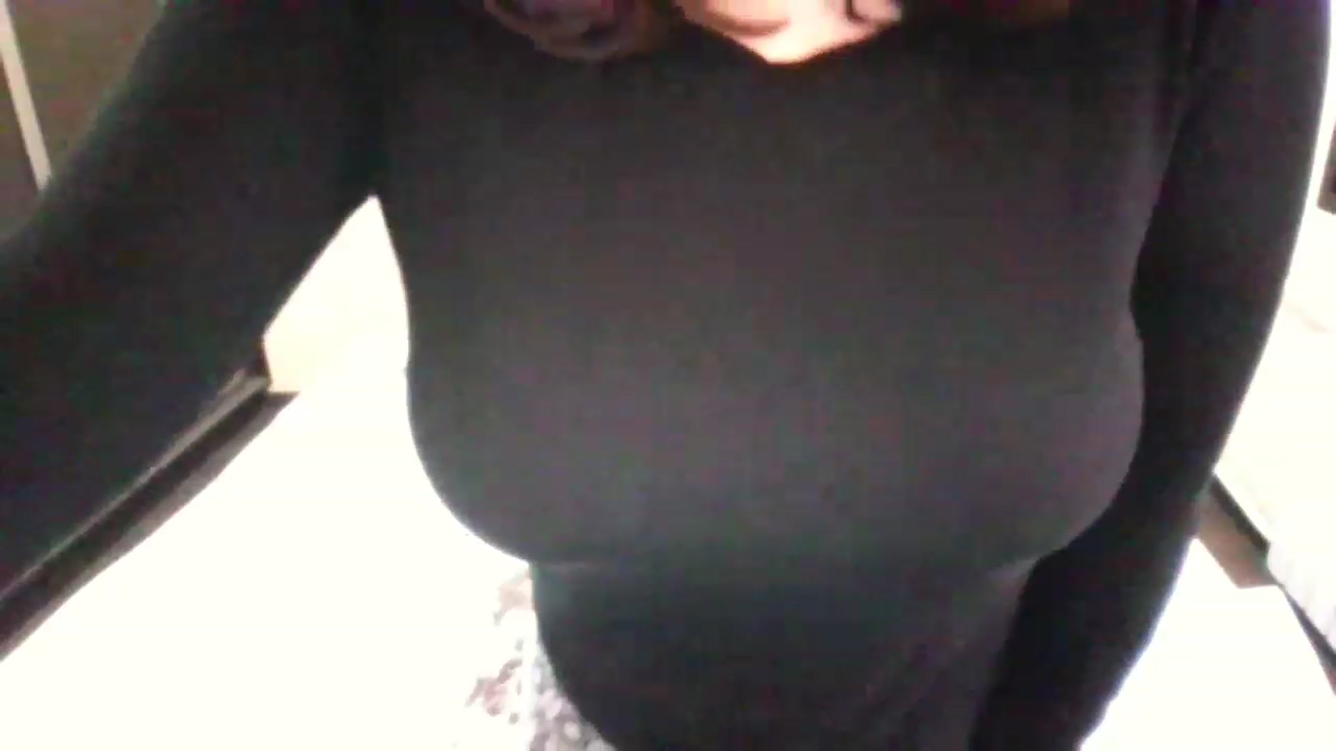 Gallery image thumbnail from MaiChubbyFace's myfreecams stream on, 01/04/2023, 07:59 image 3 of 20