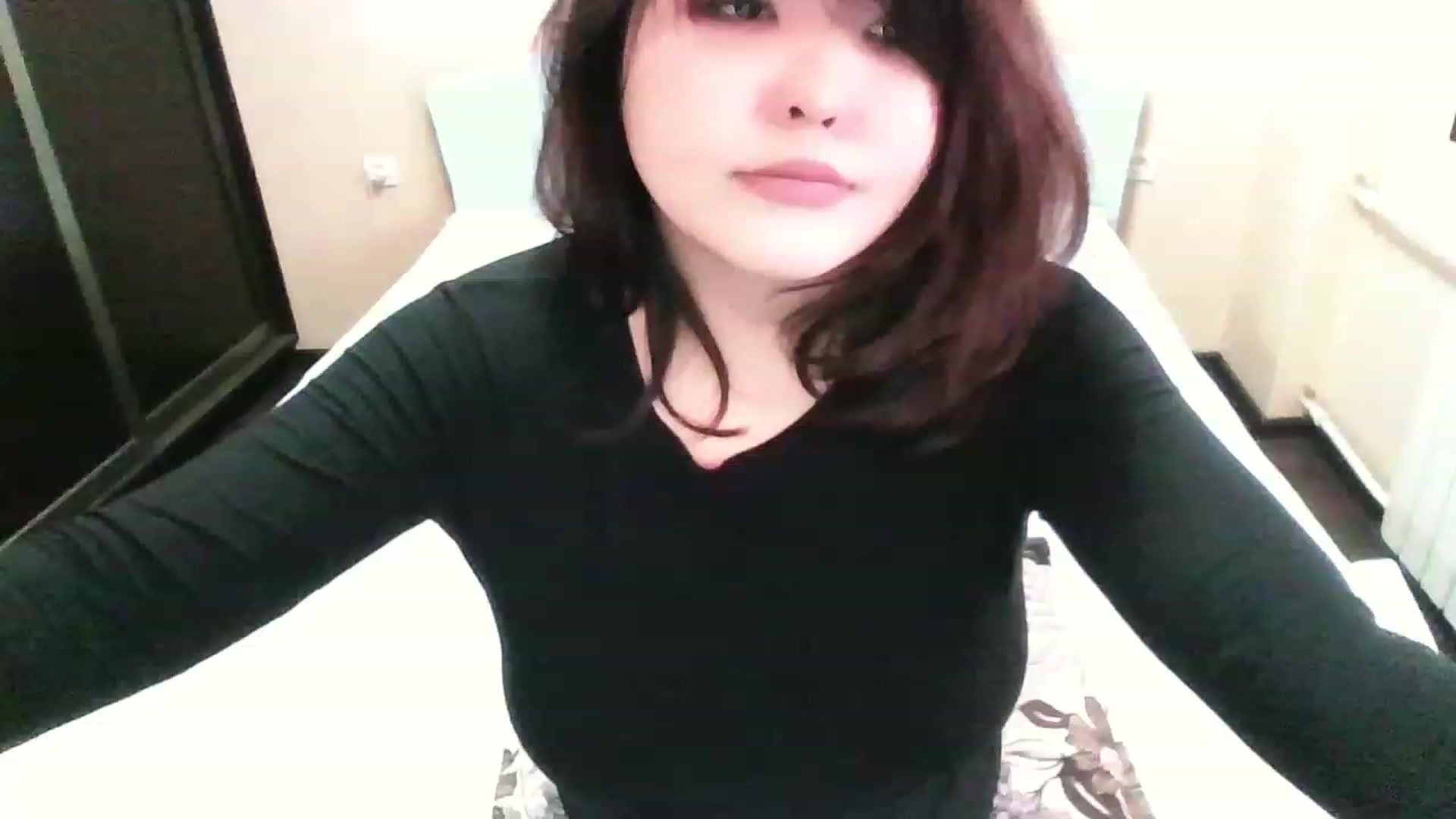 Gallery image thumbnail from MaiChubbyFace's myfreecams stream on, 01/04/2023, 07:59 image 6 of 20