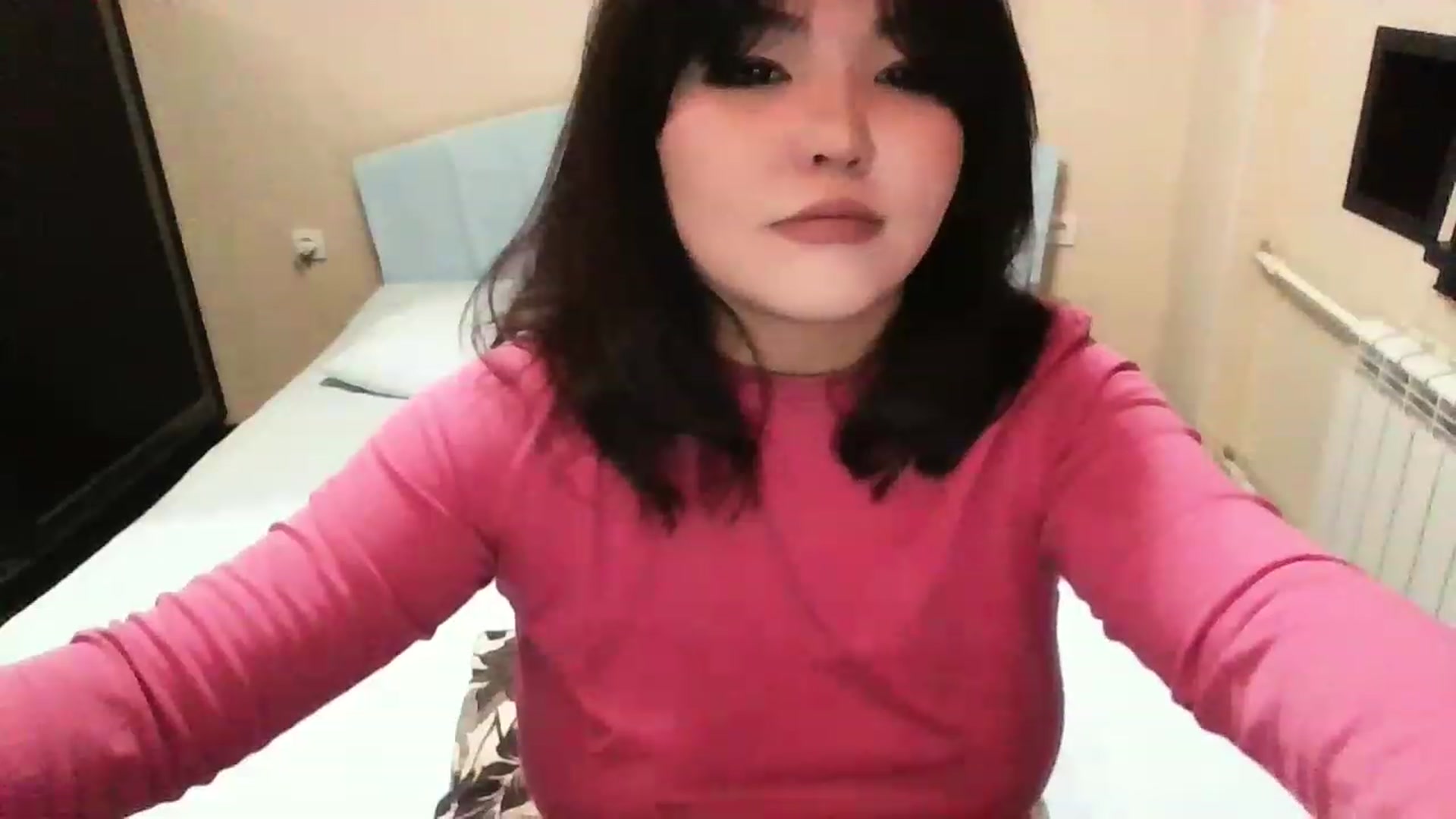 Gallery image thumbnail from MaiChubbyFace's myfreecams stream on, 01/04/2023, 16:11 image 5 of 20