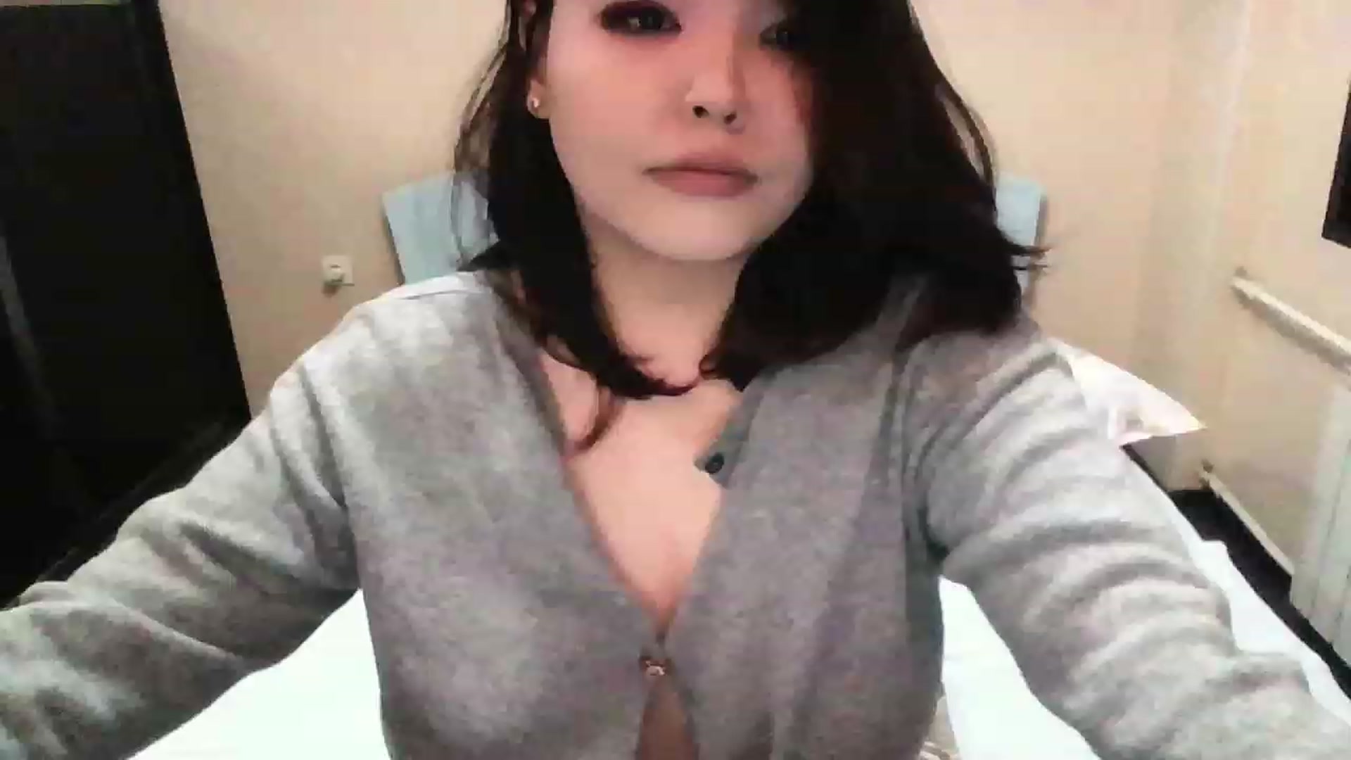 Gallery image thumbnail from MaiChubbyFace's myfreecams stream on, 01/09/2023, 10:52 image 17 of 20