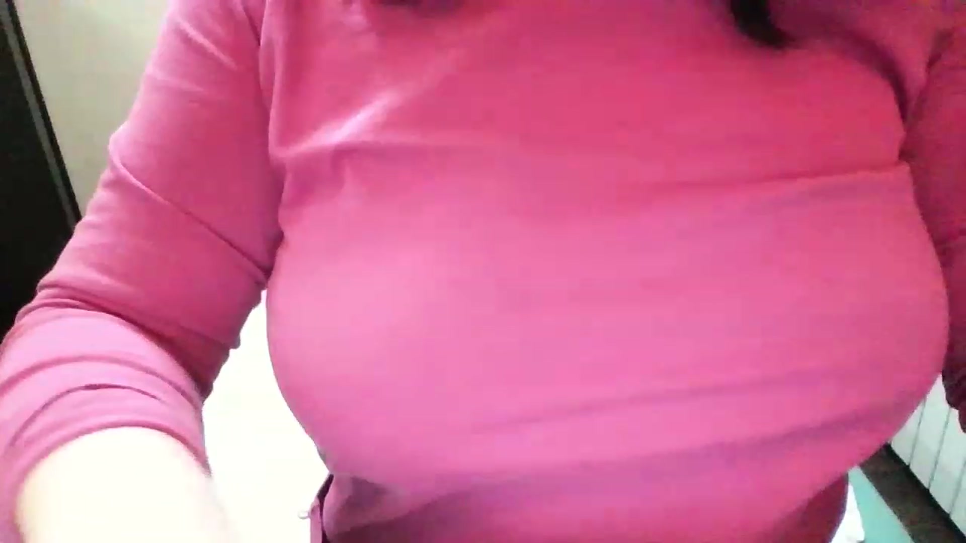Gallery image thumbnail from MaiChubbyFace's myfreecams stream on, 01/10/2023, 20:49 image 3 of 20