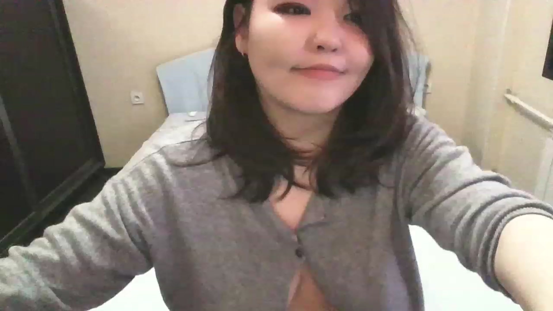 Gallery image thumbnail from MaiChubbyFace's myfreecams stream on, 02/20/2023, 08:31 image 7 of 20