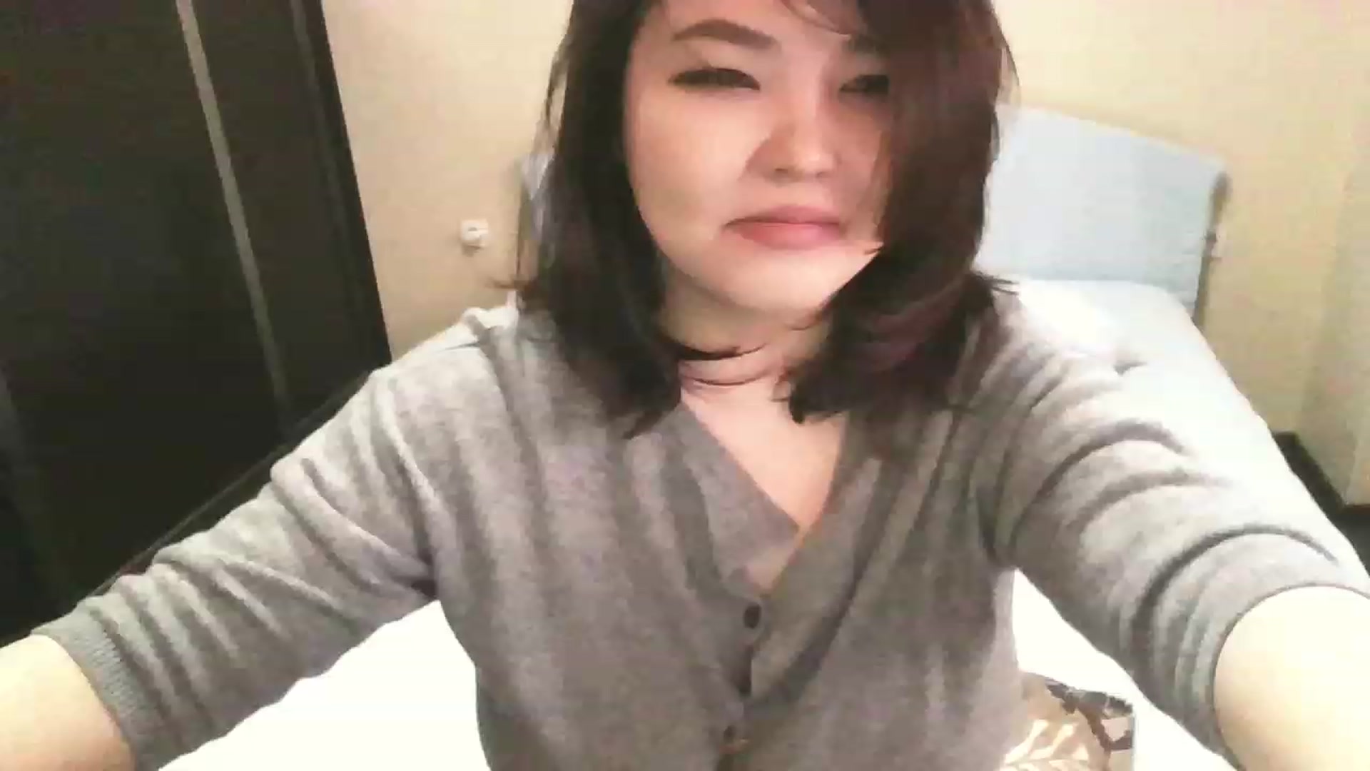 Gallery image thumbnail from MaiChubbyFace's myfreecams stream on, 03/03/2023, 08:02 image 11 of 20