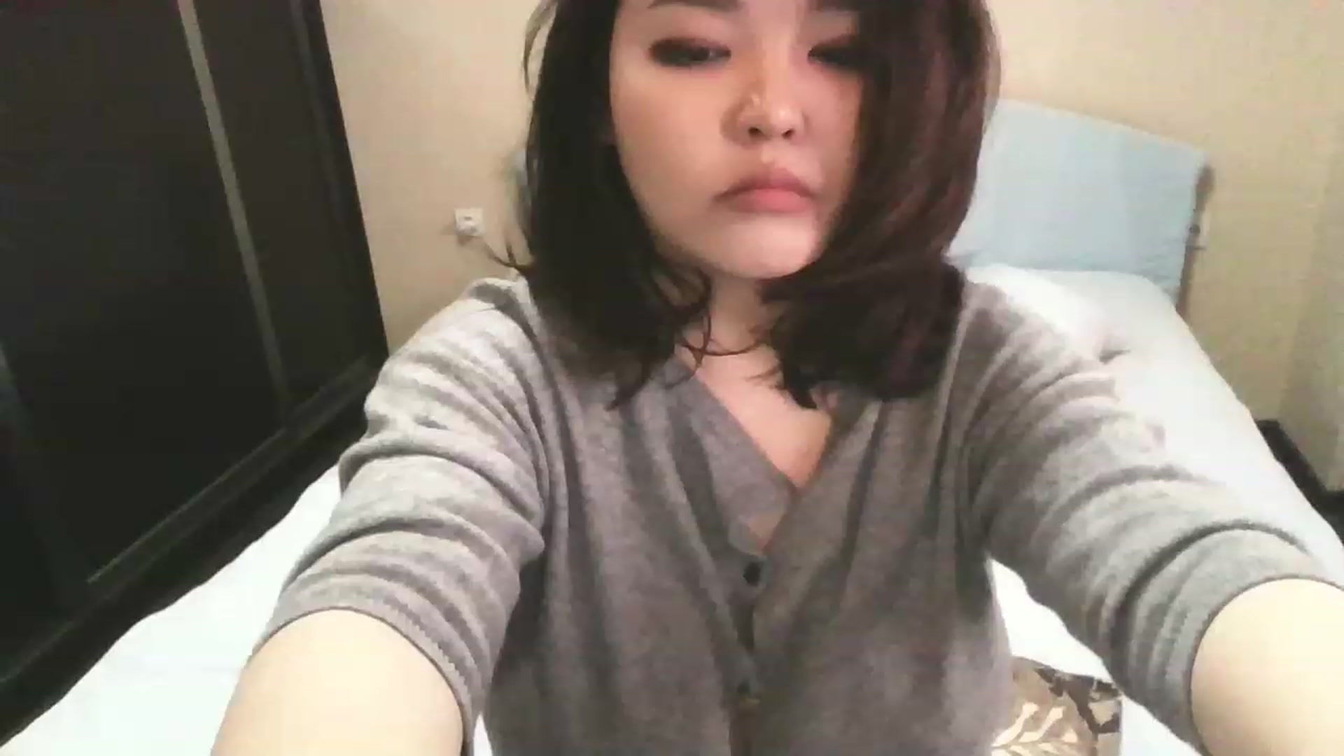 Gallery image thumbnail from MaiChubbyFace's myfreecams stream on, 03/03/2023, 08:02 image 8 of 20