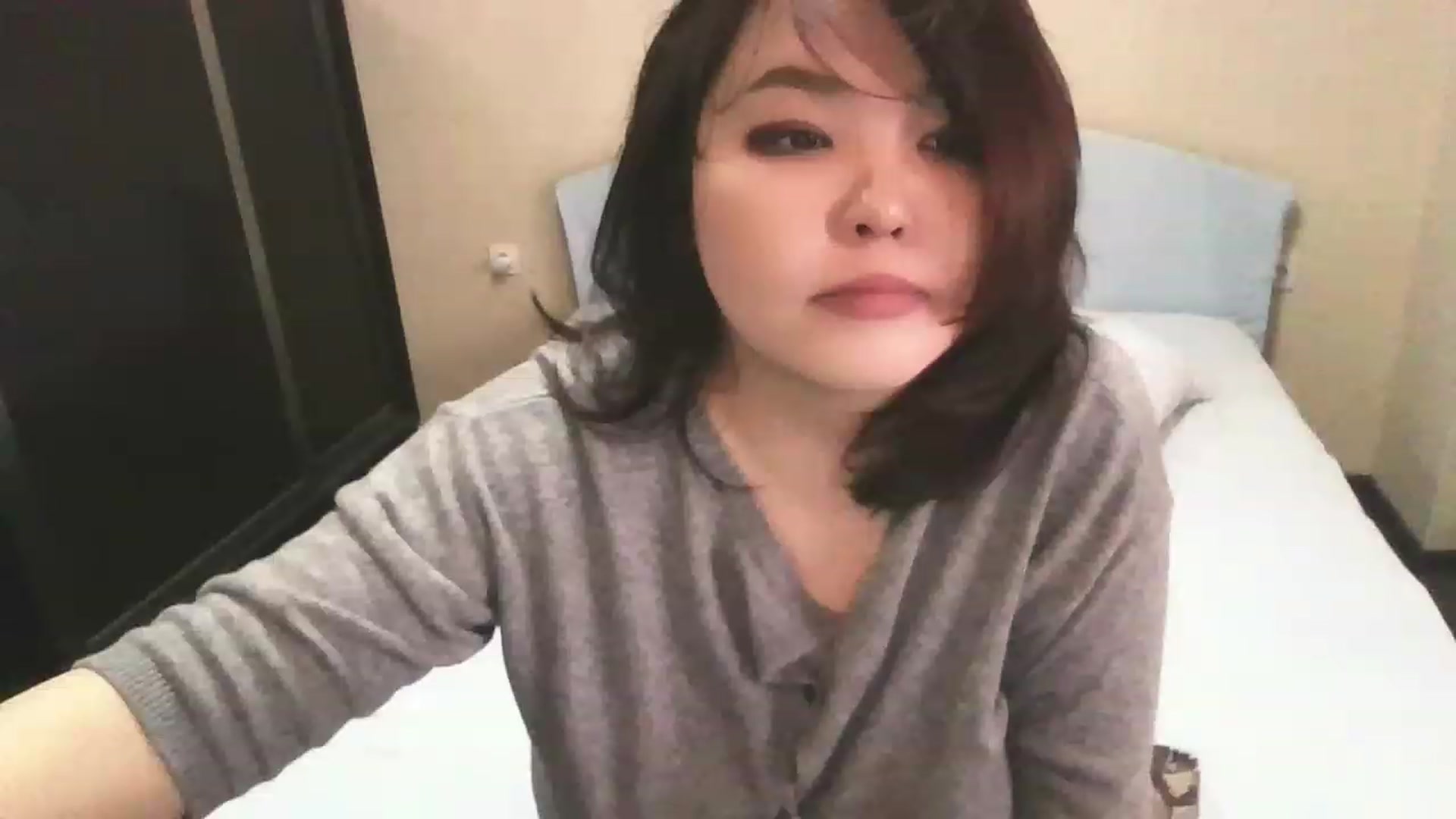 Gallery image thumbnail from MaiChubbyFace's myfreecams stream on, 03/03/2023, 08:02 image 13 of 20
