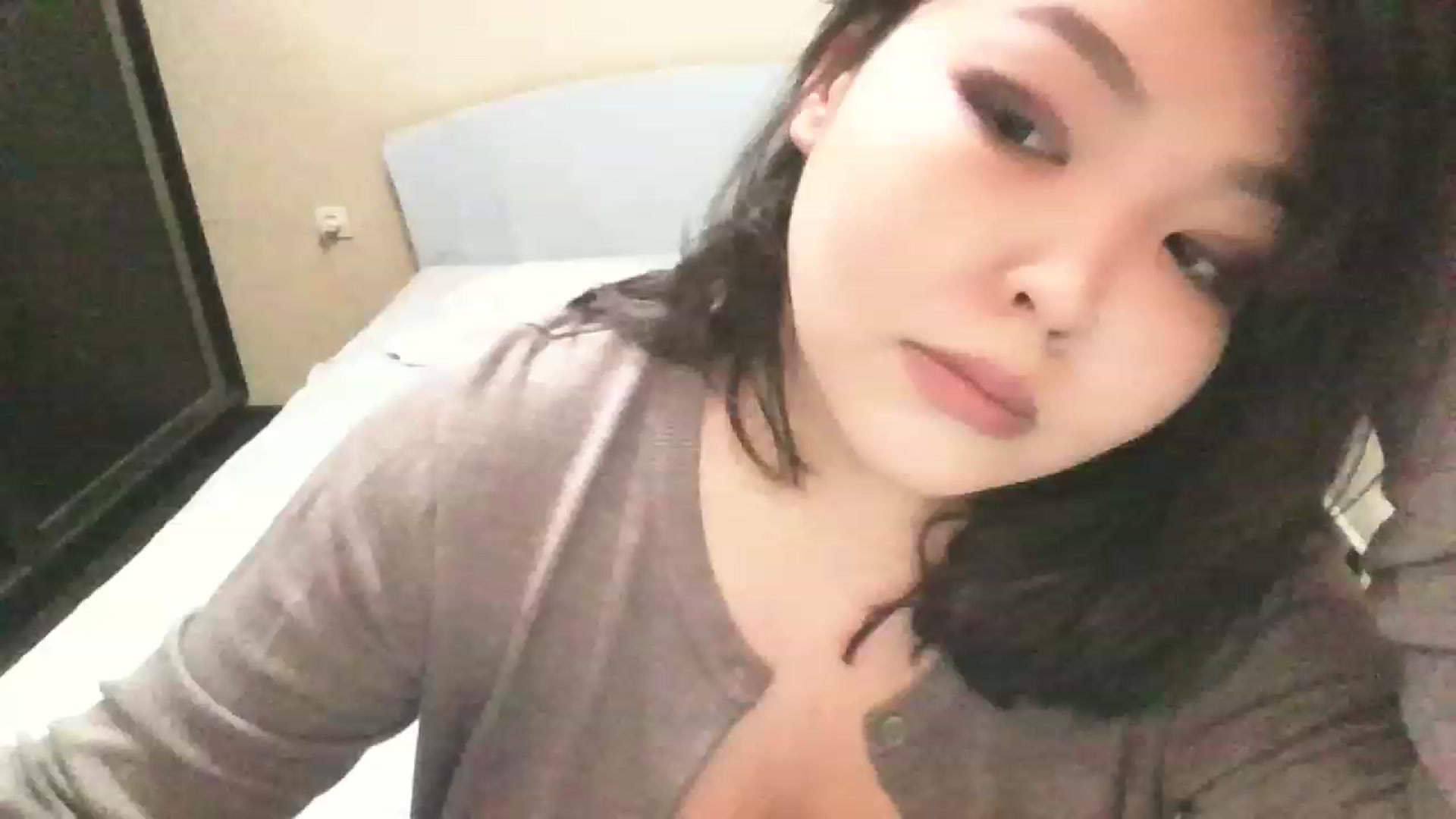 Gallery image thumbnail from MaiChubbyFace's myfreecams stream on, 03/12/2023, 21:54 image 18 of 20