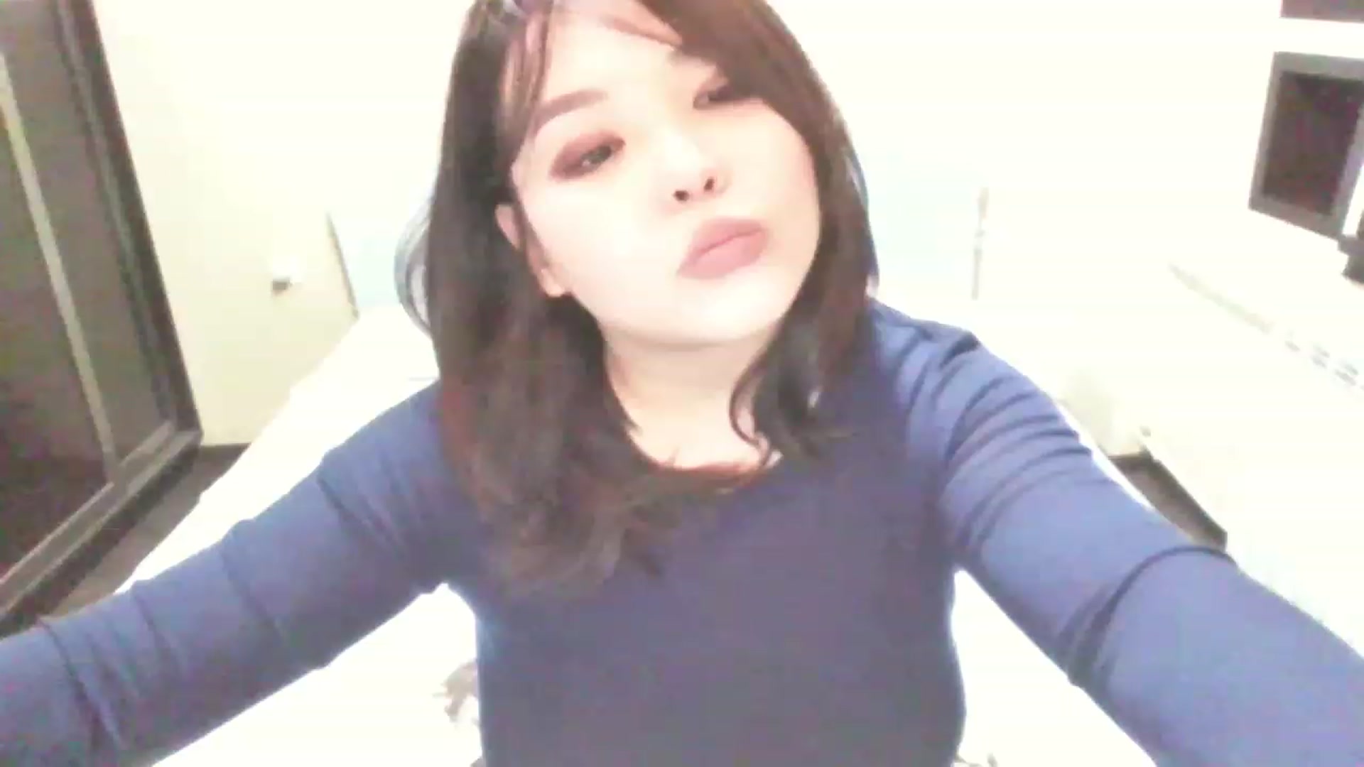 Gallery image thumbnail from MaiChubbyFace's myfreecams stream on, 03/28/2023, 17:21 image 17 of 20