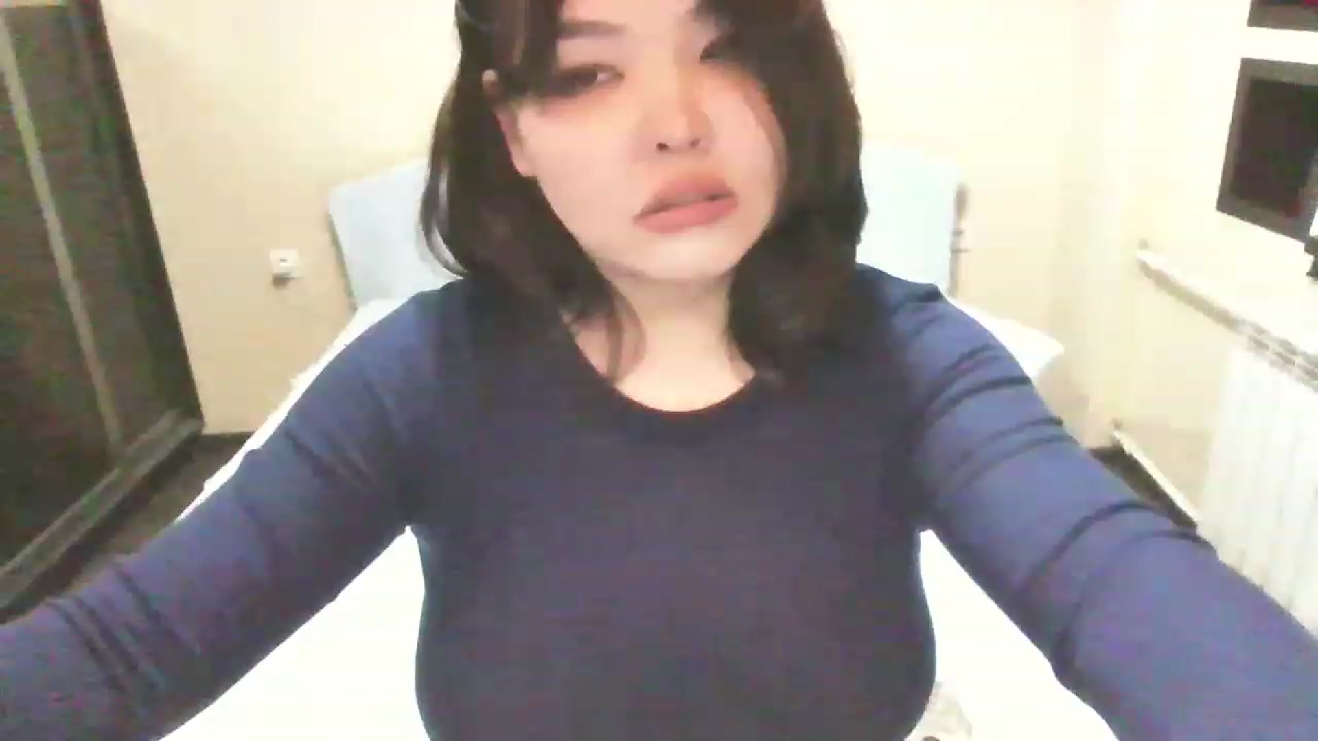 Gallery image thumbnail from MaiChubbyFace's myfreecams stream on, 03/28/2023, 17:21 image 7 of 20