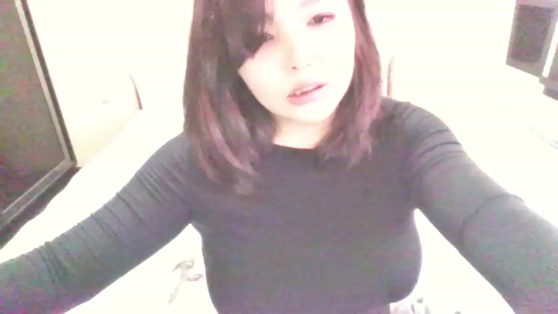 Gallery image thumbnail from MaiChubbyFace's myfreecams stream on, 04/03/2023, 06:19 image 10 of 20