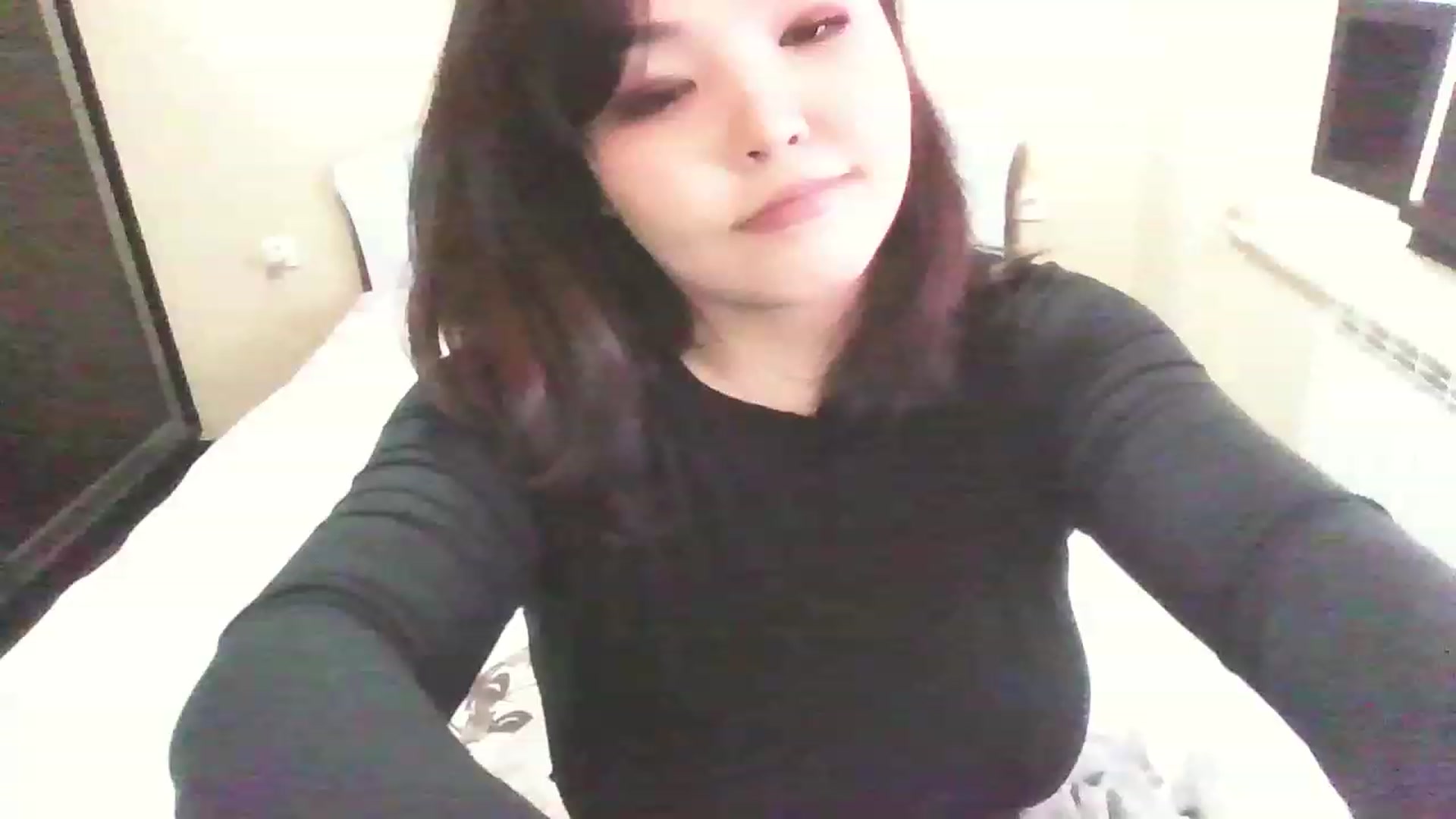 Gallery image thumbnail from MaiChubbyFace's myfreecams stream on, 04/03/2023, 06:19 image 5 of 20