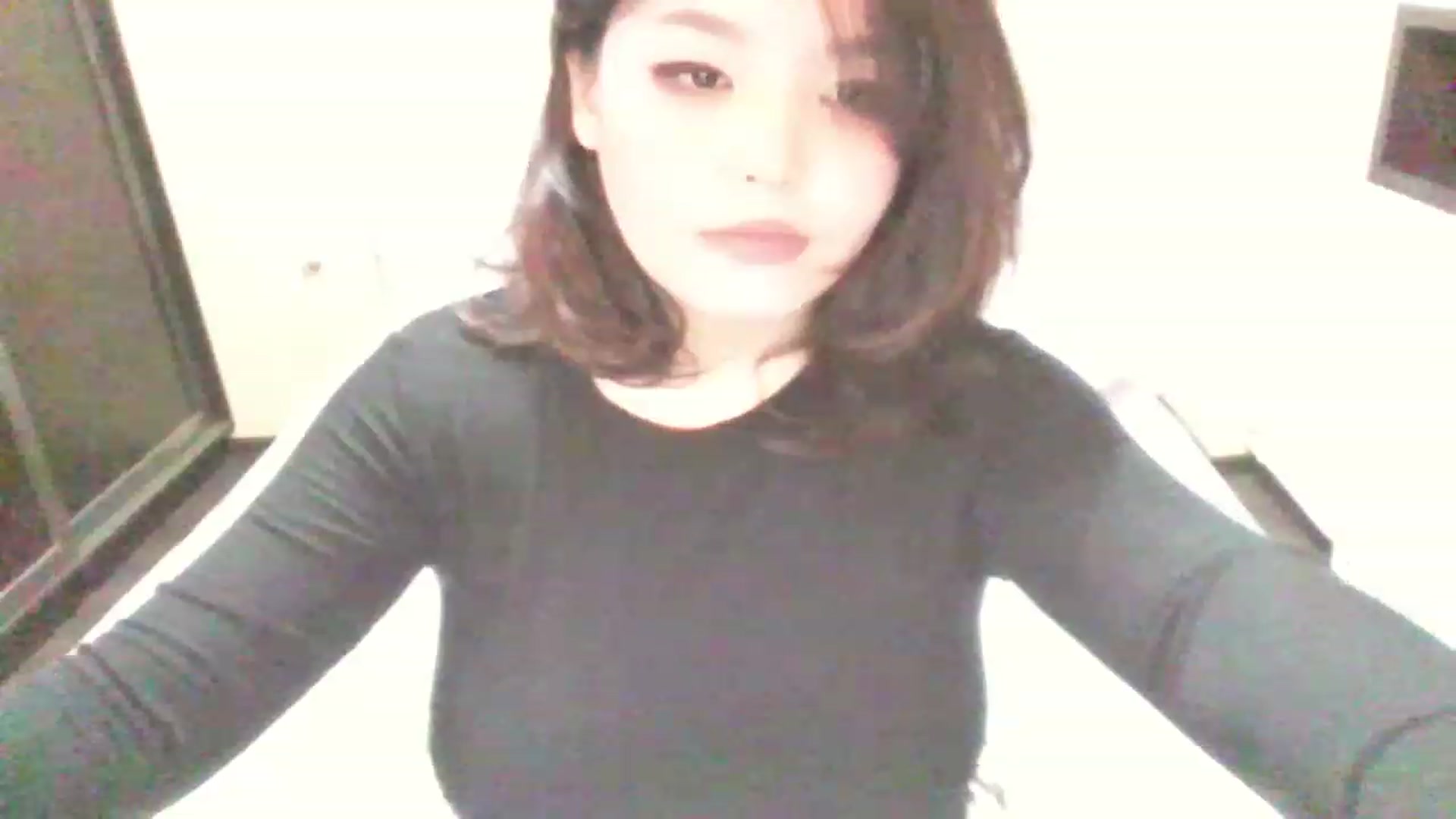 Gallery image thumbnail from MaiChubbyFace's myfreecams stream on, 04/23/2023, 18:32 image 14 of 20