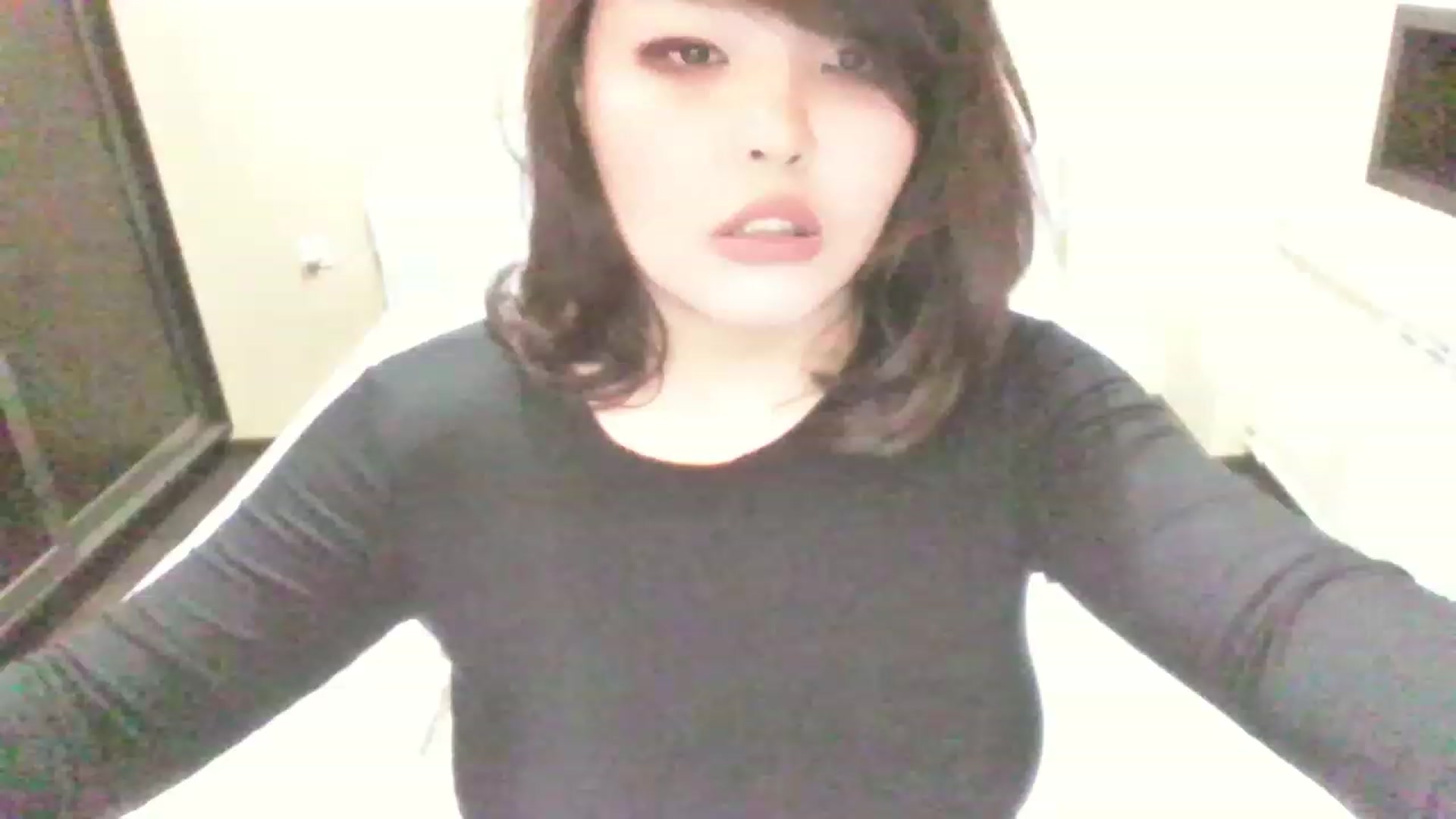 Gallery image thumbnail from MaiChubbyFace's myfreecams stream on, 04/23/2023, 18:32 image 8 of 20
