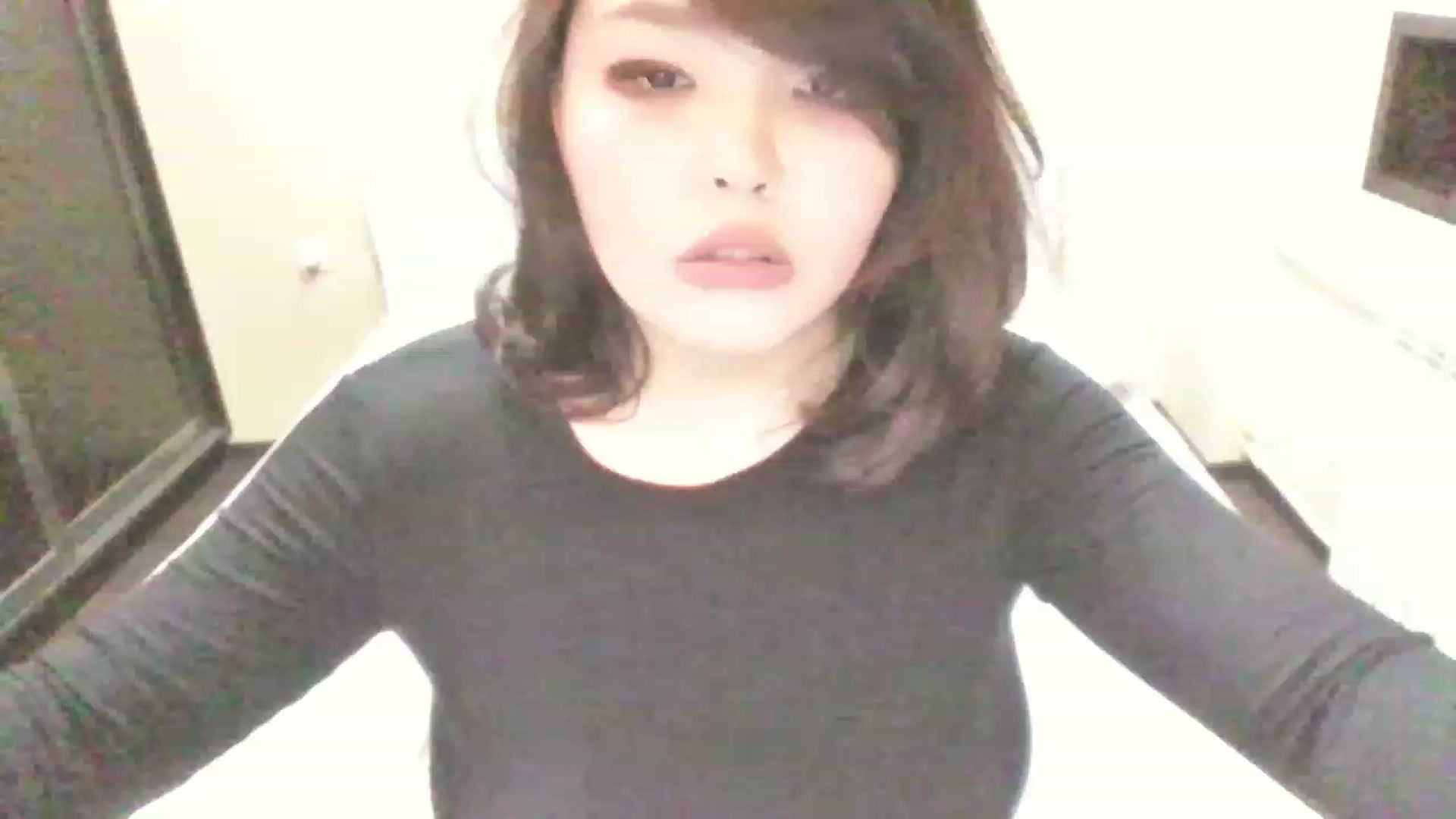 Gallery image thumbnail from MaiChubbyFace's myfreecams stream on, 04/23/2023, 18:32 image 7 of 20