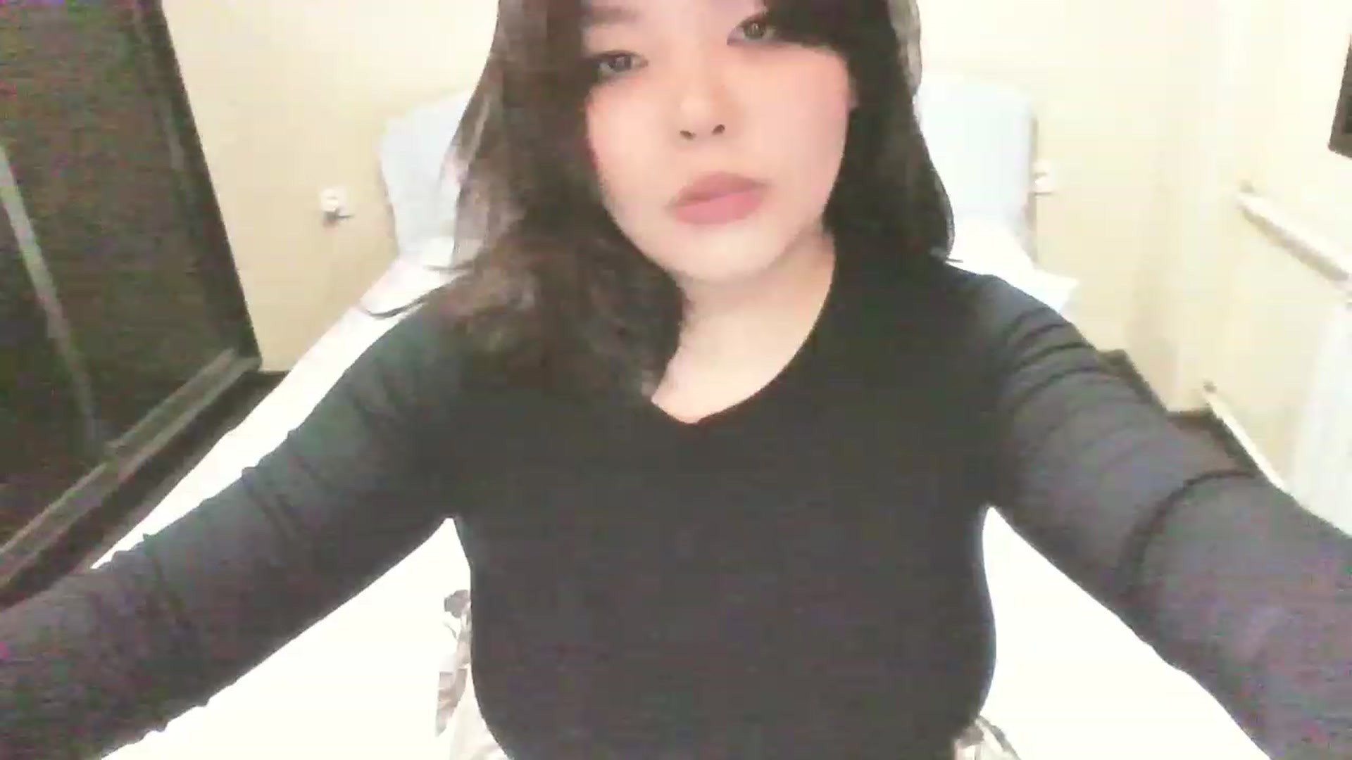 Gallery image thumbnail from MaiChubbyFace's myfreecams stream on, 04/23/2023, 20:22 image 16 of 20