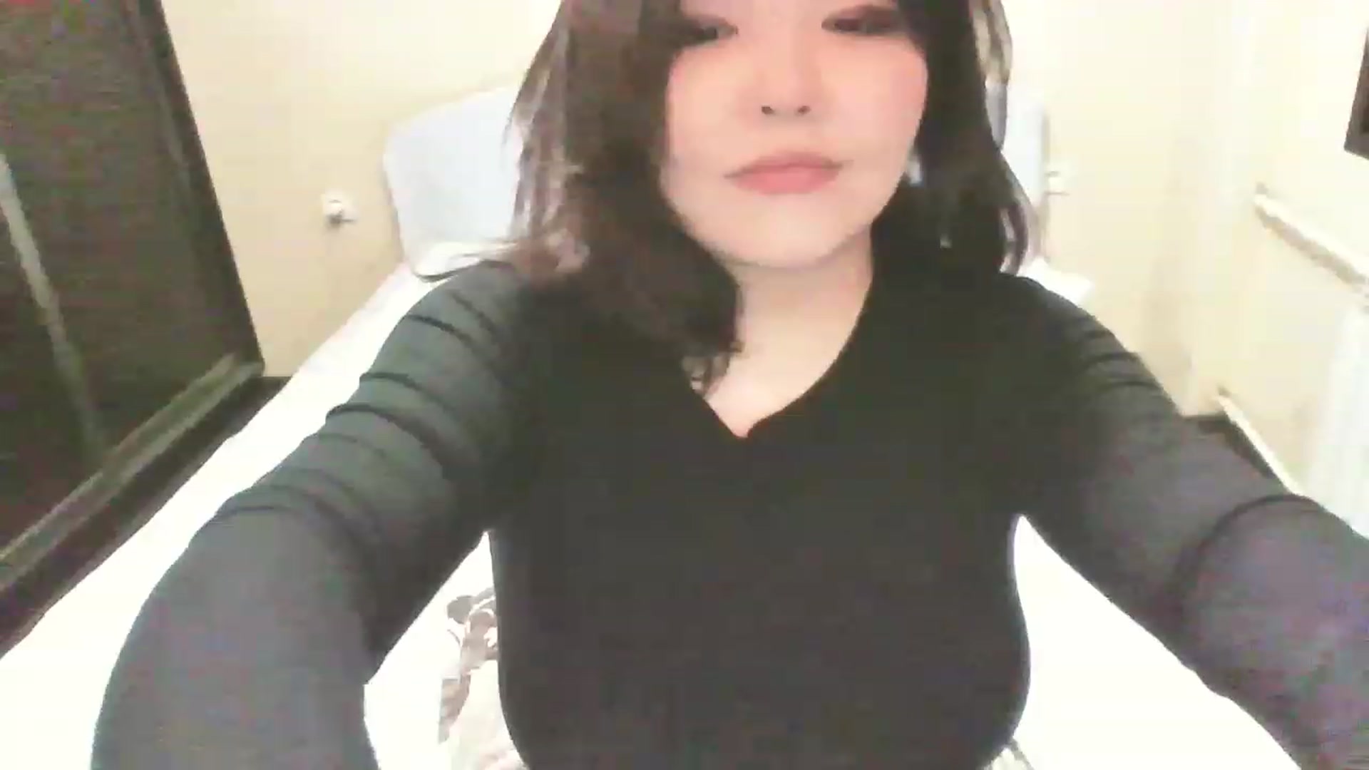 Gallery image thumbnail from MaiChubbyFace's myfreecams stream on, 04/23/2023, 20:22 image 18 of 20