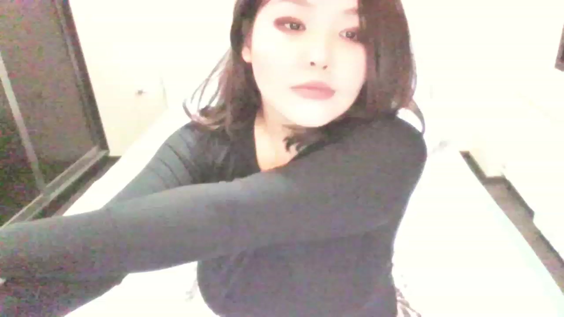 Gallery image thumbnail from MaiChubbyFace's myfreecams stream on, 04/23/2023, 20:22 image 3 of 20
