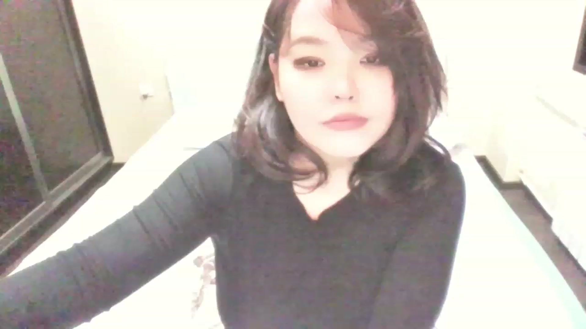 Gallery image thumbnail from MaiChubbyFace's myfreecams stream on, 04/23/2023, 20:22 image 20 of 20