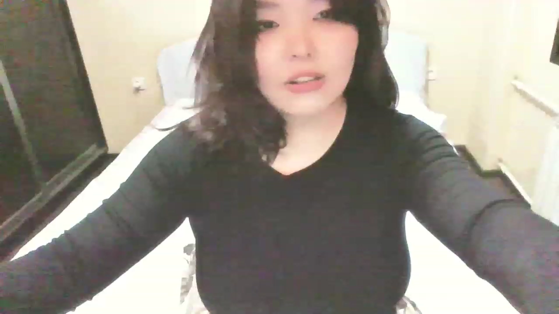 Gallery image thumbnail from MaiChubbyFace's myfreecams stream on, 04/23/2023, 20:22 image 17 of 20