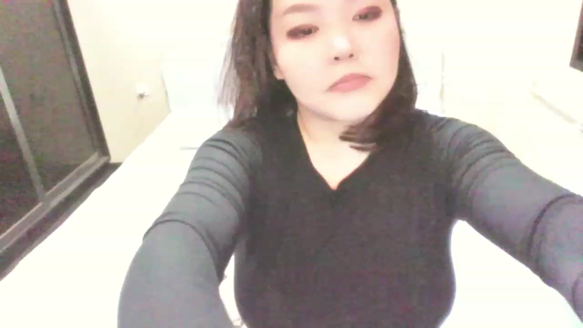 Gallery image thumbnail from MaiChubbyFace's myfreecams stream on, 04/23/2023, 20:22 image 7 of 20