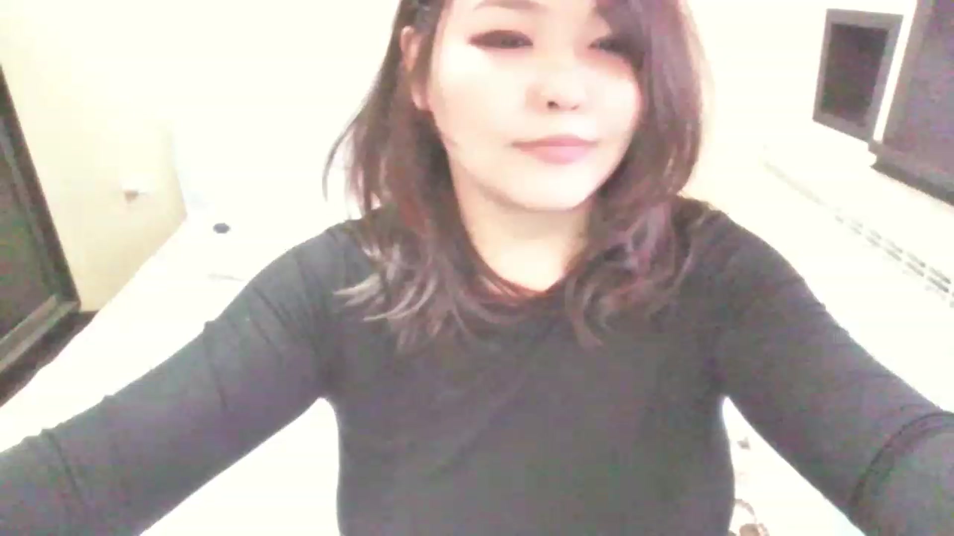 Gallery image thumbnail from MaiChubbyFace's myfreecams stream on, 05/01/2023, 07:28 image 3 of 20