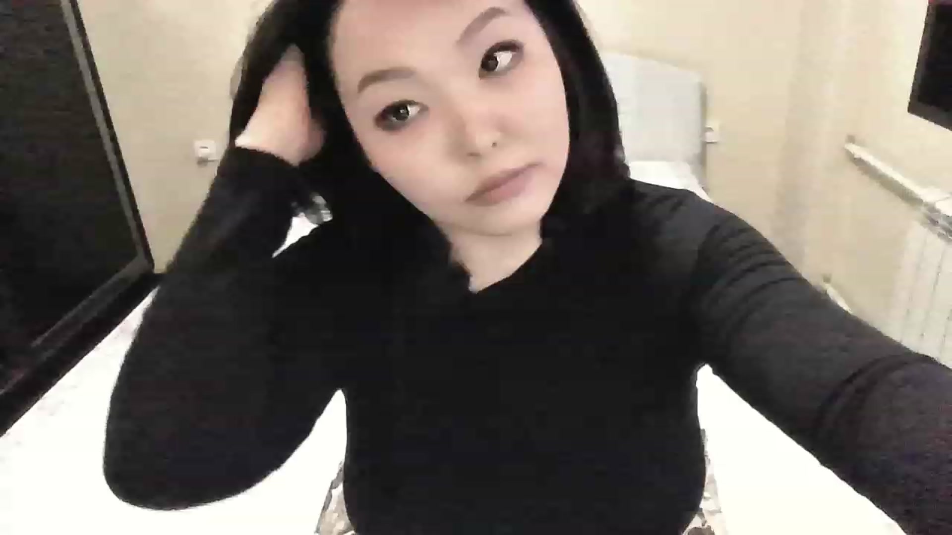 Gallery image thumbnail from MaiChubbyFace's myfreecams stream on, 05/03/2023, 07:54 image 14 of 20