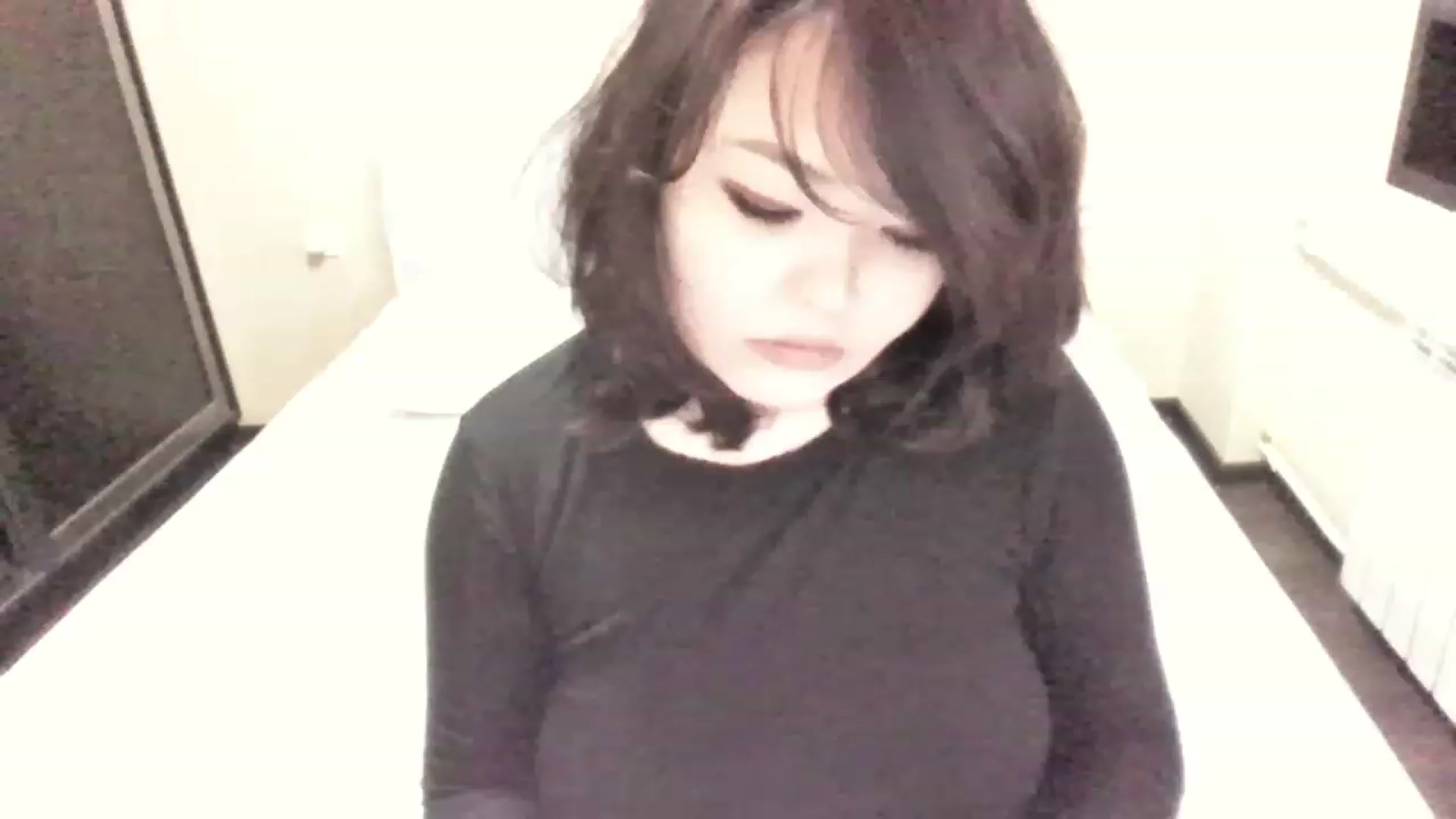 Gallery image thumbnail from MaiChubbyFace's myfreecams stream on, 05/03/2023, 07:54 image 10 of 20