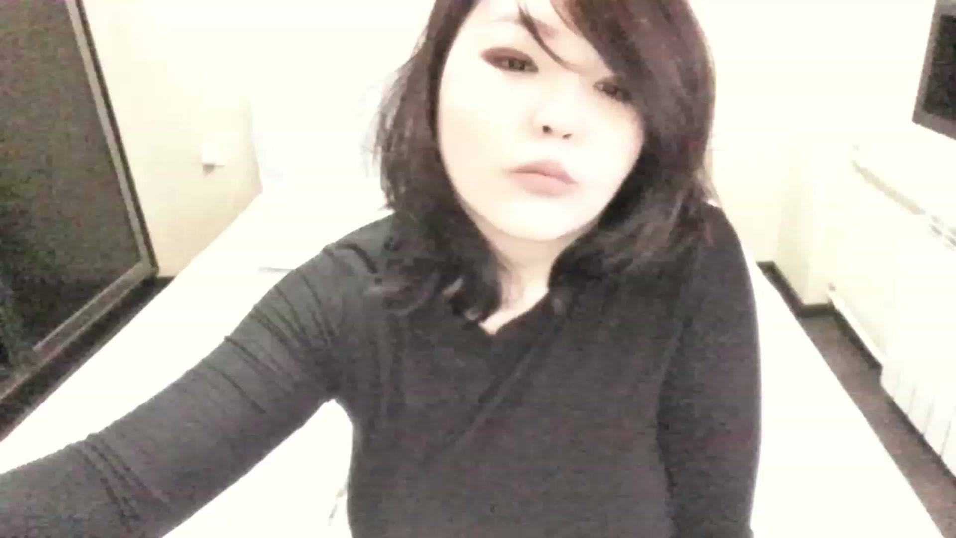 Gallery image thumbnail from MaiChubbyFace's myfreecams stream on, 05/03/2023, 07:54 image 3 of 20