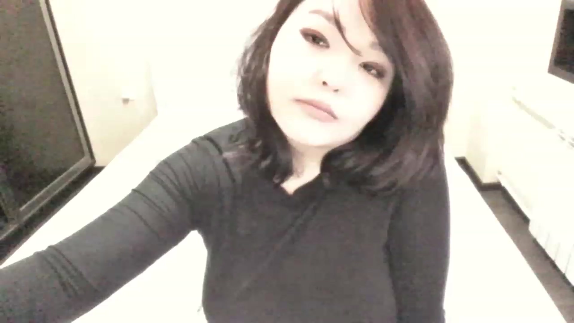 Gallery image thumbnail from MaiChubbyFace's myfreecams stream on, 05/03/2023, 07:54 image 2 of 20