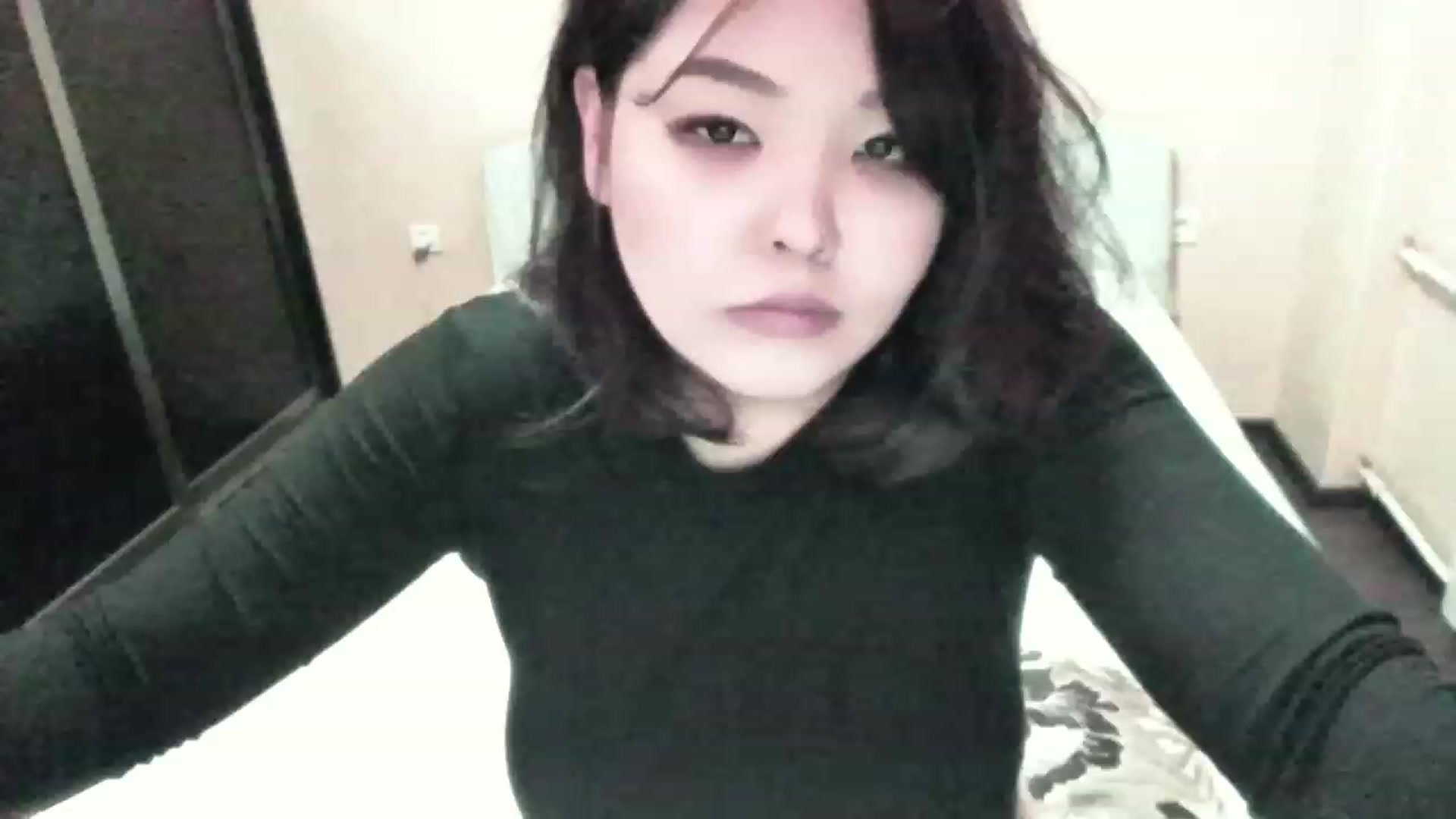 Gallery image thumbnail from MaiChubbyFace's myfreecams stream on, 05/07/2023, 23:08 image 14 of 20