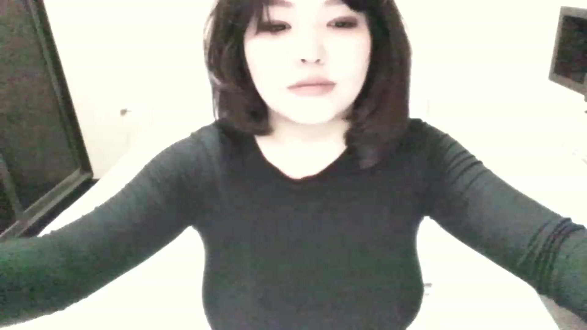 Gallery image thumbnail from MaiChubbyFace's myfreecams stream on, 05/07/2023, 23:08 image 3 of 20