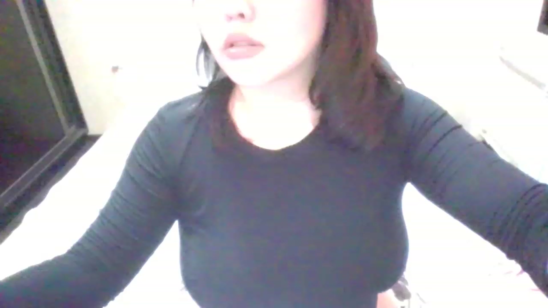 Gallery image thumbnail from MaiChubbyFace's myfreecams stream on, 05/15/2023, 24:13 image 3 of 20