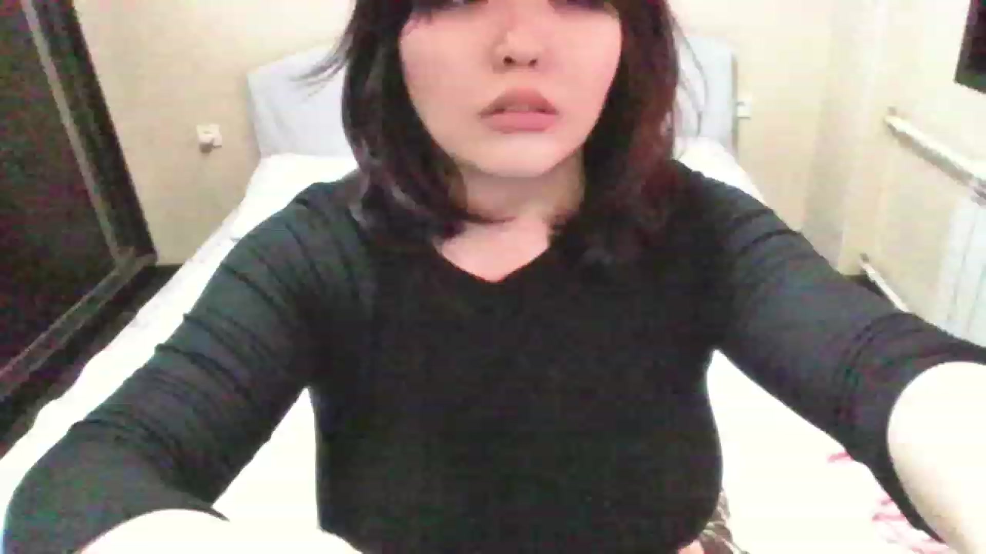 Gallery image thumbnail from MaiChubbyFace's myfreecams stream on, 05/15/2023, 24:13 image 14 of 20