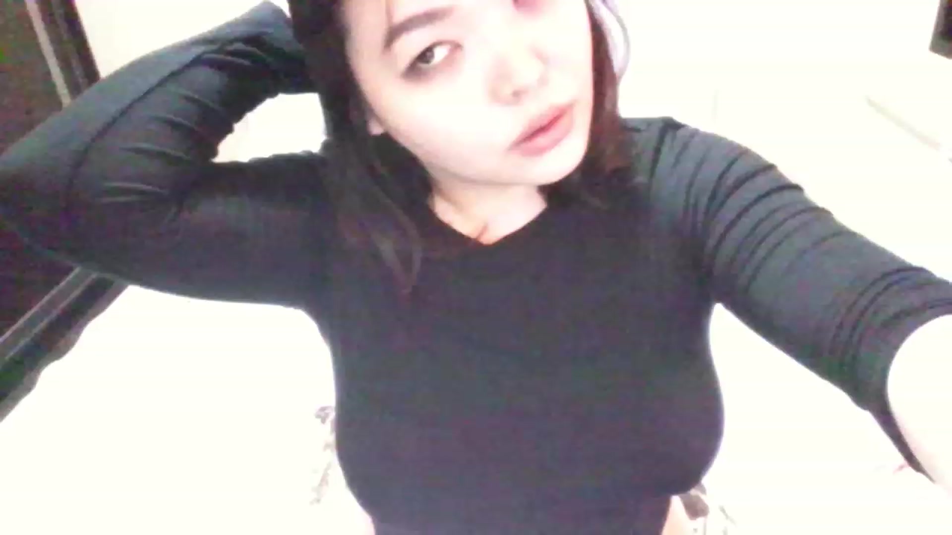 Gallery image thumbnail from MaiChubbyFace's myfreecams stream on, 05/15/2023, 24:13 image 7 of 20