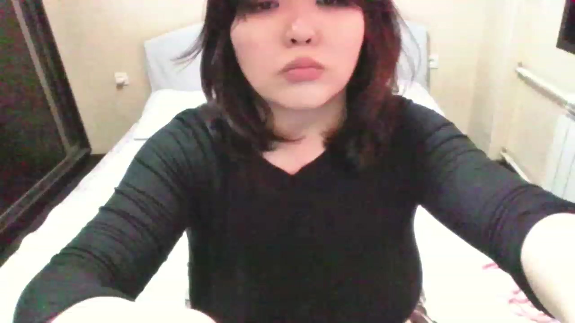 Gallery image thumbnail from MaiChubbyFace's myfreecams stream on, 05/15/2023, 24:13 image 16 of 20