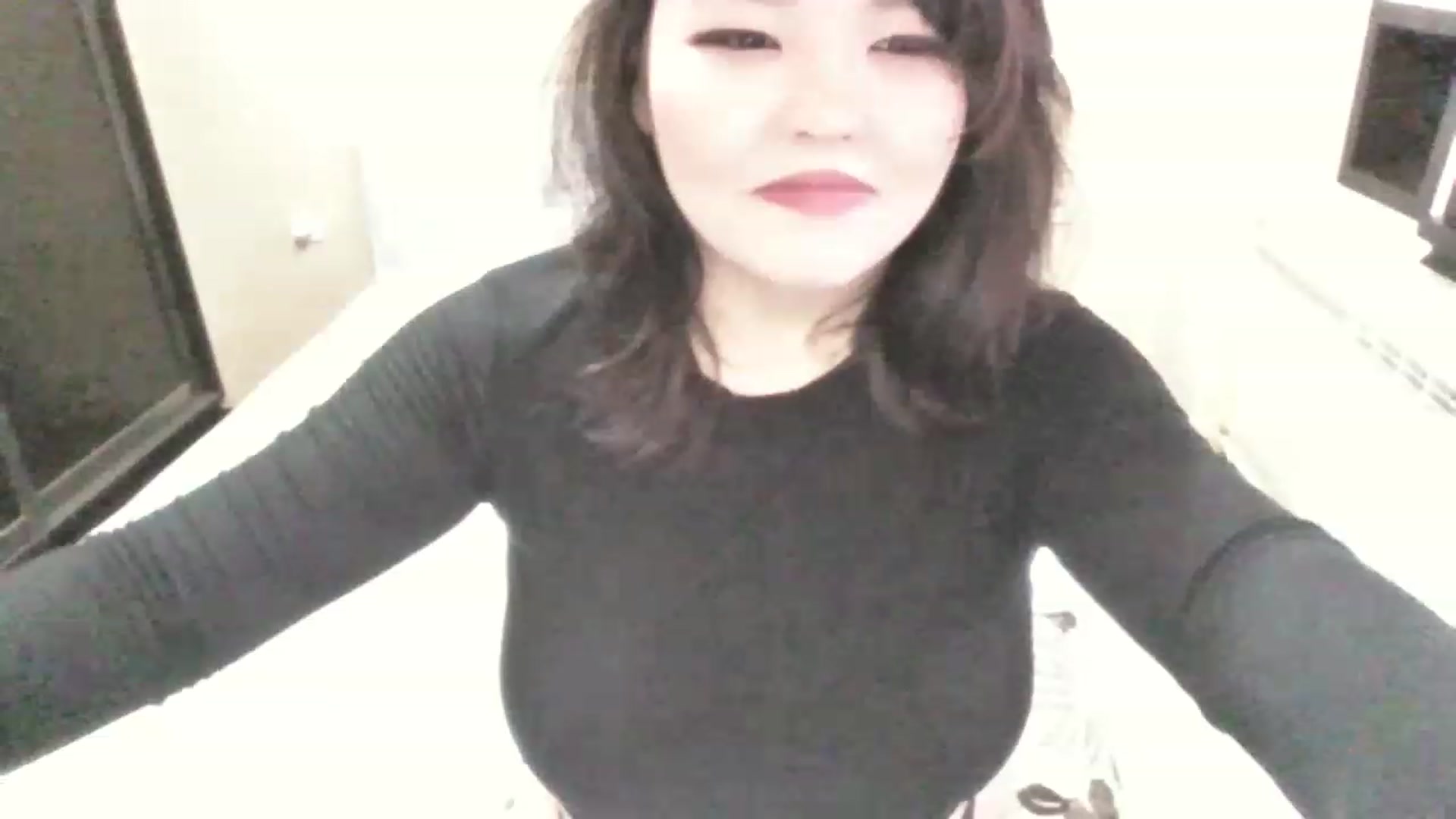 Gallery image thumbnail from MaiChubbyFace's myfreecams stream on, 05/21/2023, 11:09 image 20 of 20