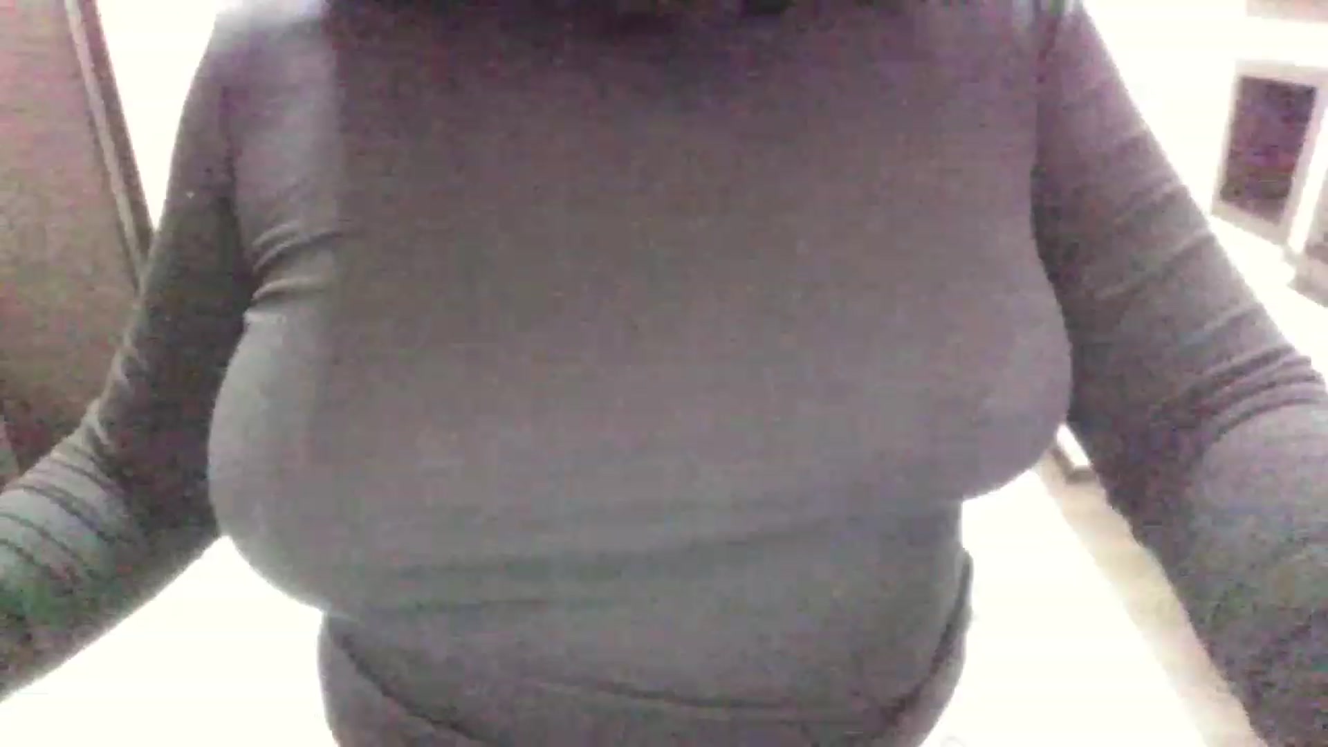 Gallery image thumbnail from MaiChubbyFace's myfreecams stream on, 05/21/2023, 11:09 image 3 of 20