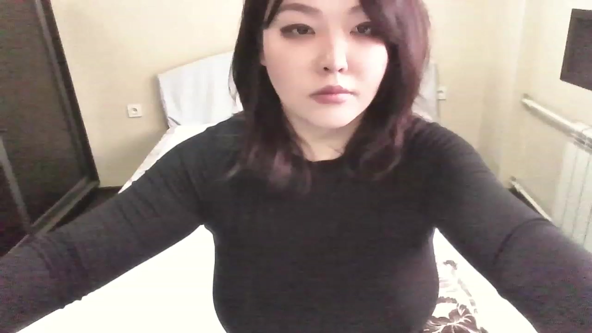 Gallery image thumbnail from MaiChubbyFace's myfreecams stream on, 05/26/2023, 04:54 image 14 of 20