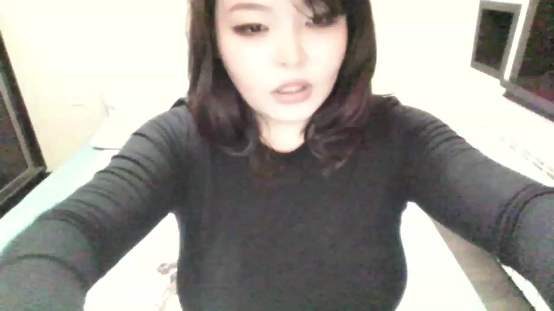 Gallery image thumbnail from MaiChubbyFace's myfreecams stream on, 06/01/2023, 15:47 image 19 of 20