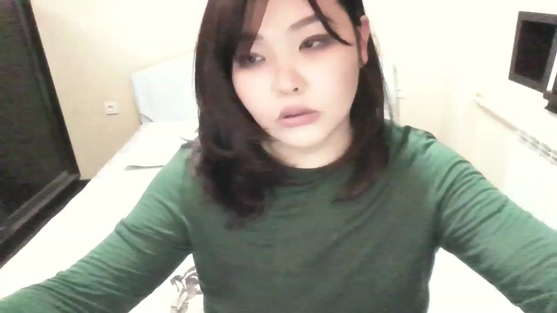 Gallery image thumbnail from MaiChubbyFace's myfreecams stream on, 06/03/2023, 17:11 image 2 of 20