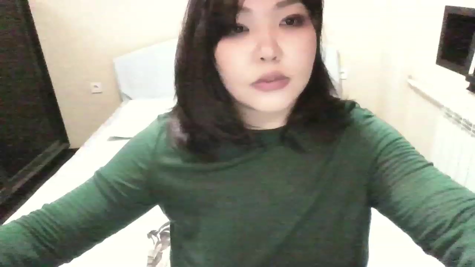 Gallery image thumbnail from MaiChubbyFace's myfreecams stream on, 06/03/2023, 17:11 image 8 of 20