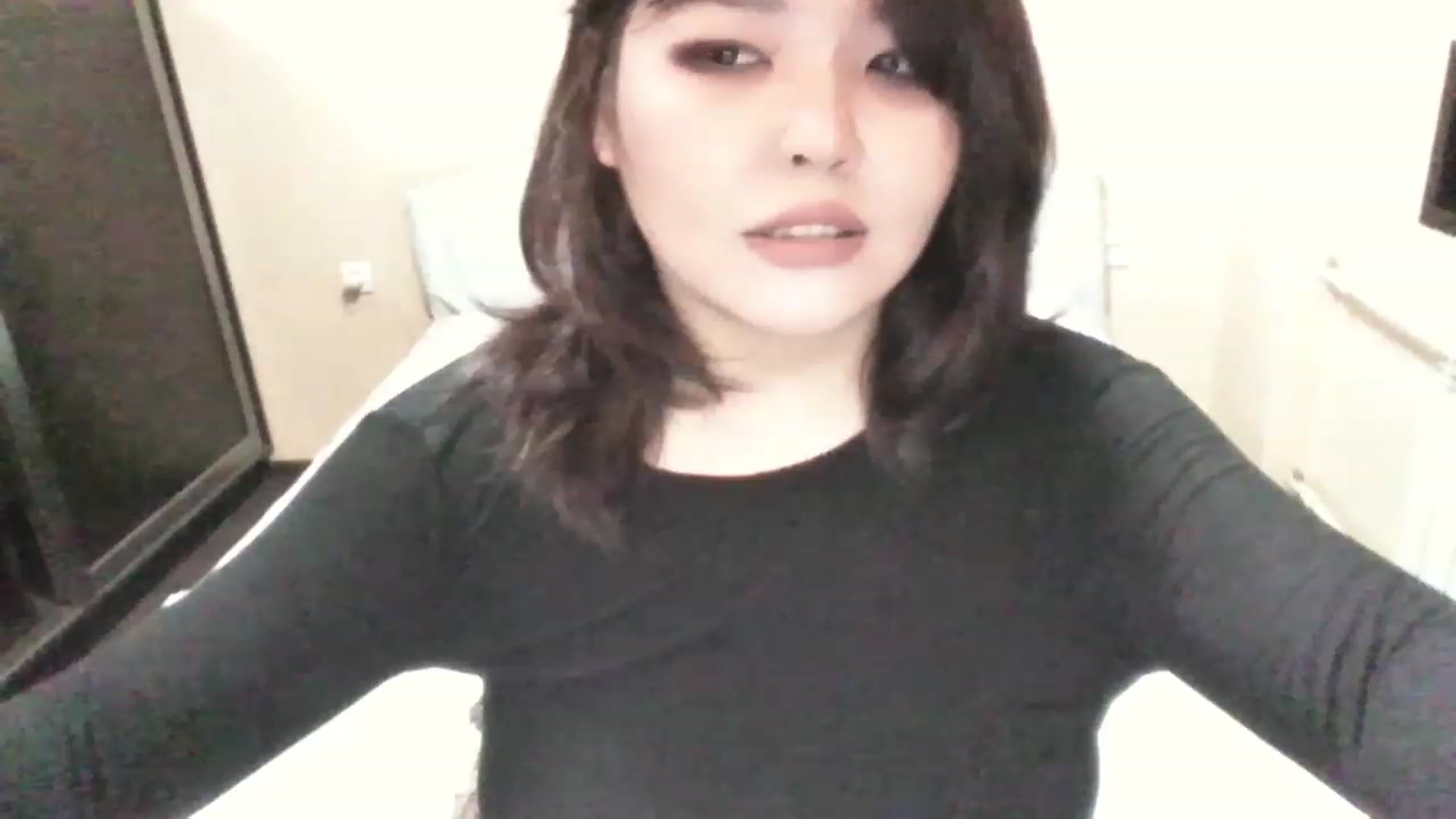 Gallery image thumbnail from MaiChubbyFace's myfreecams stream on, 06/11/2023, 17:02 image 16 of 20