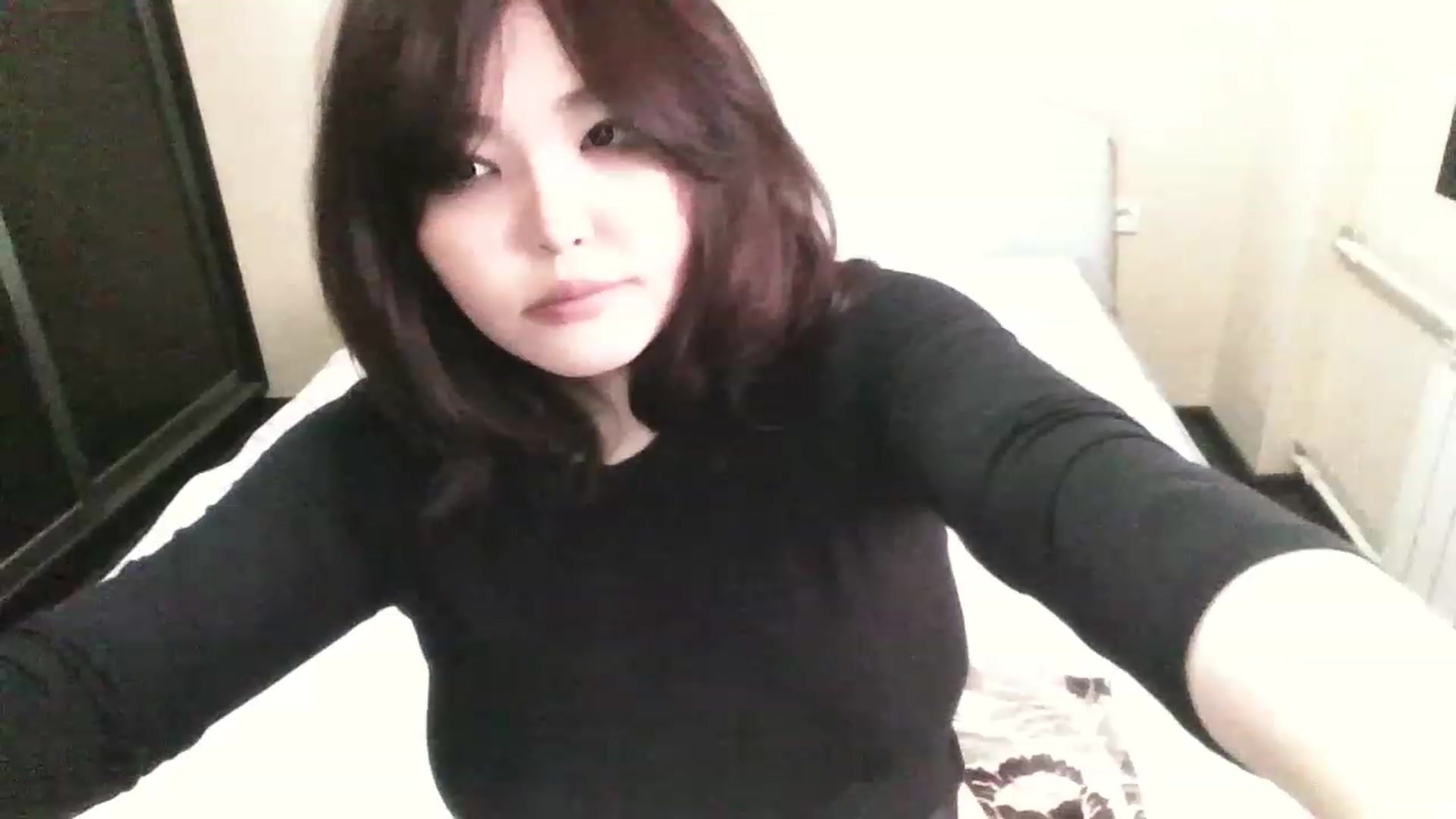 Gallery image thumbnail from MaiChubbyFace's myfreecams stream on, 06/12/2023, 04:48 image 16 of 20