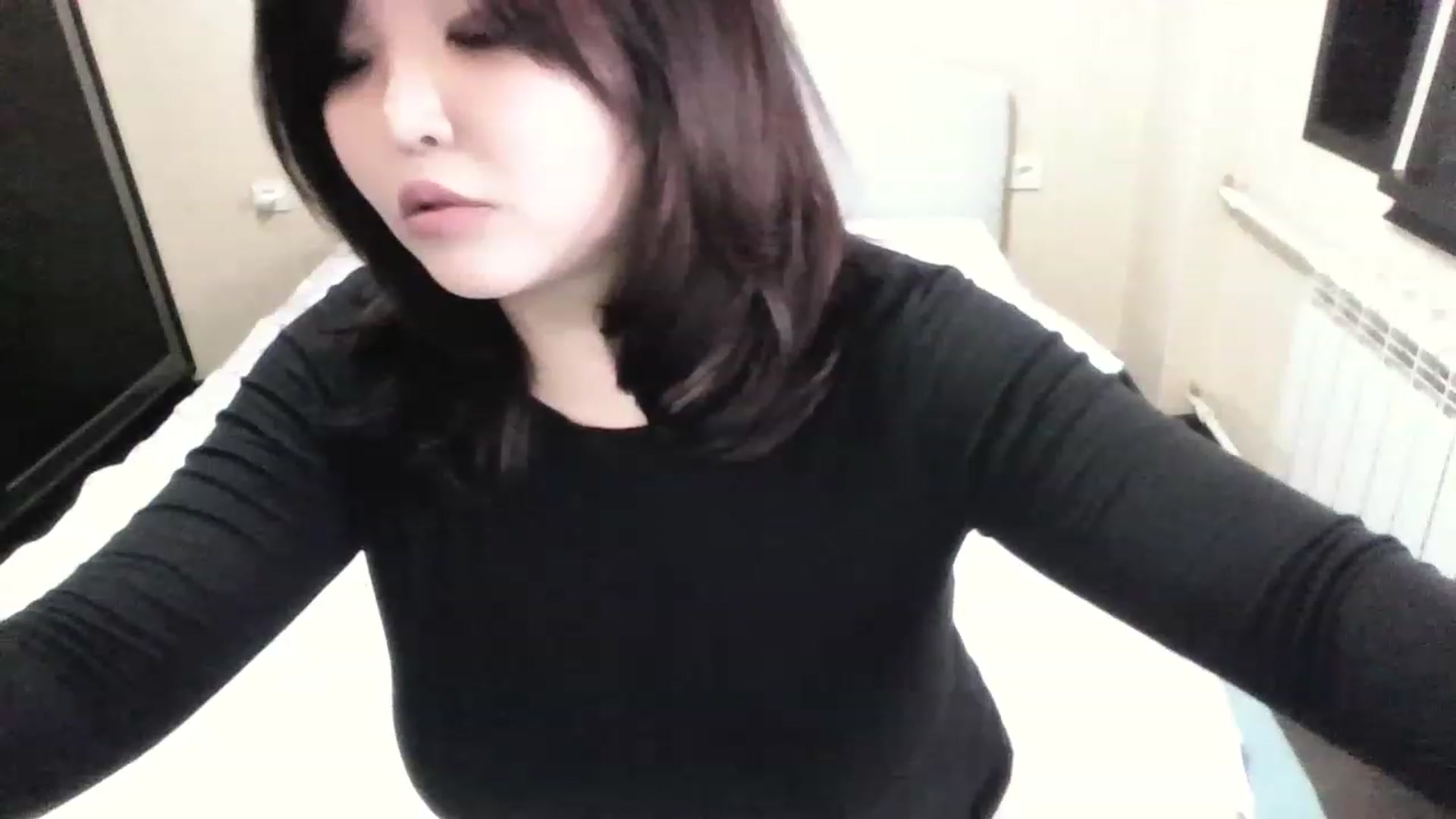 Gallery image thumbnail from MaiChubbyFace's myfreecams stream on, 06/19/2023, 06:24 image 11 of 20