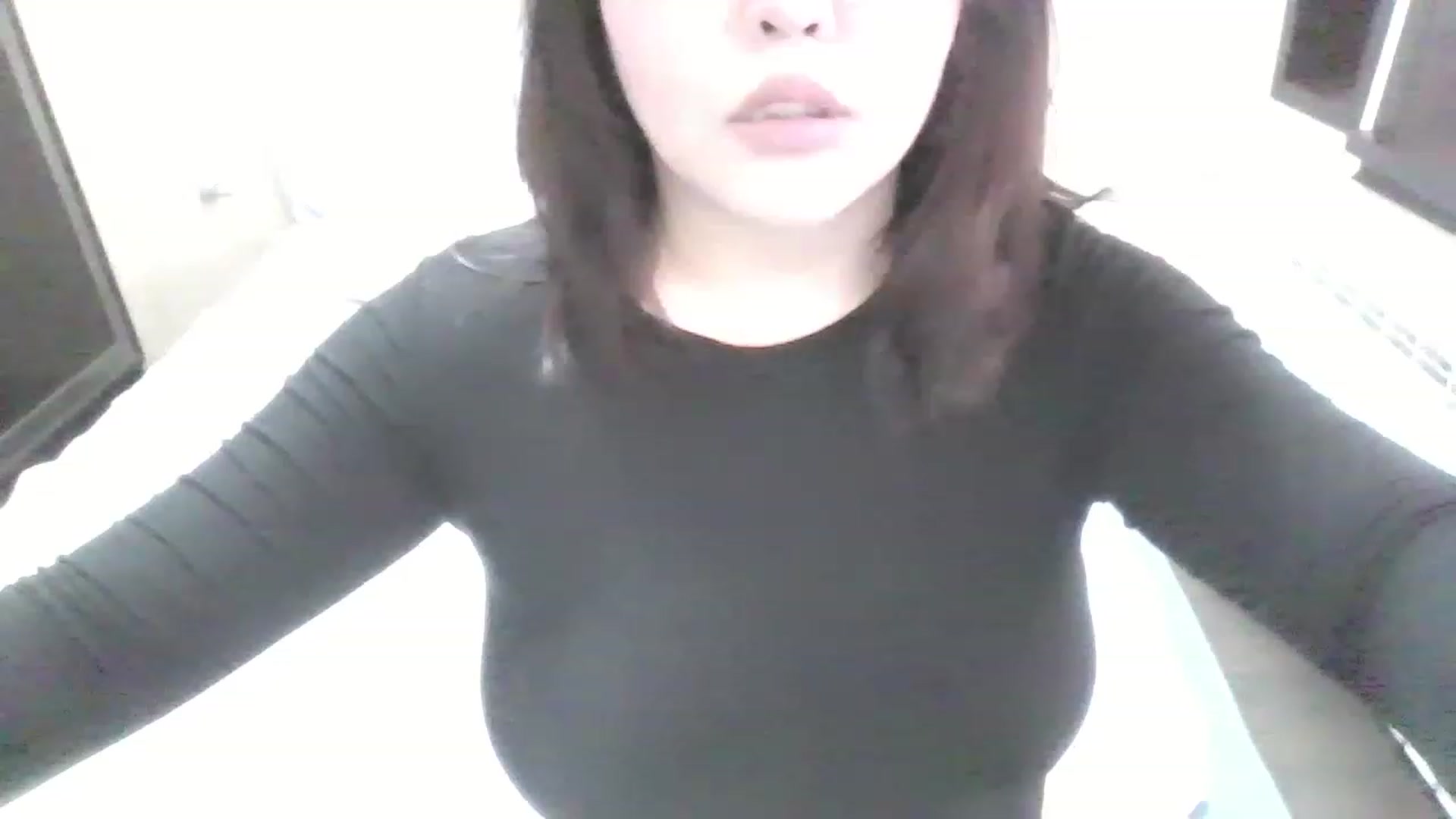 Gallery image thumbnail from MaiChubbyFace's myfreecams stream on, 06/19/2023, 07:54 image 1 of 20