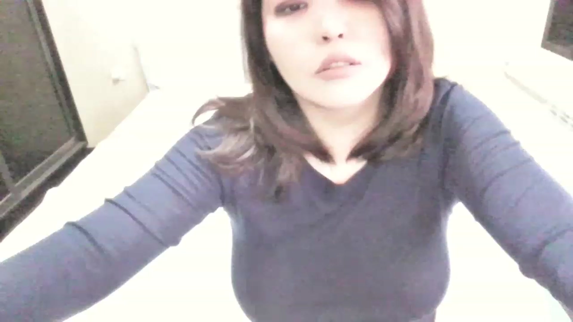 Gallery image thumbnail from MaiChubbyFace's myfreecams stream on, 06/21/2023, 07:32 image 14 of 20