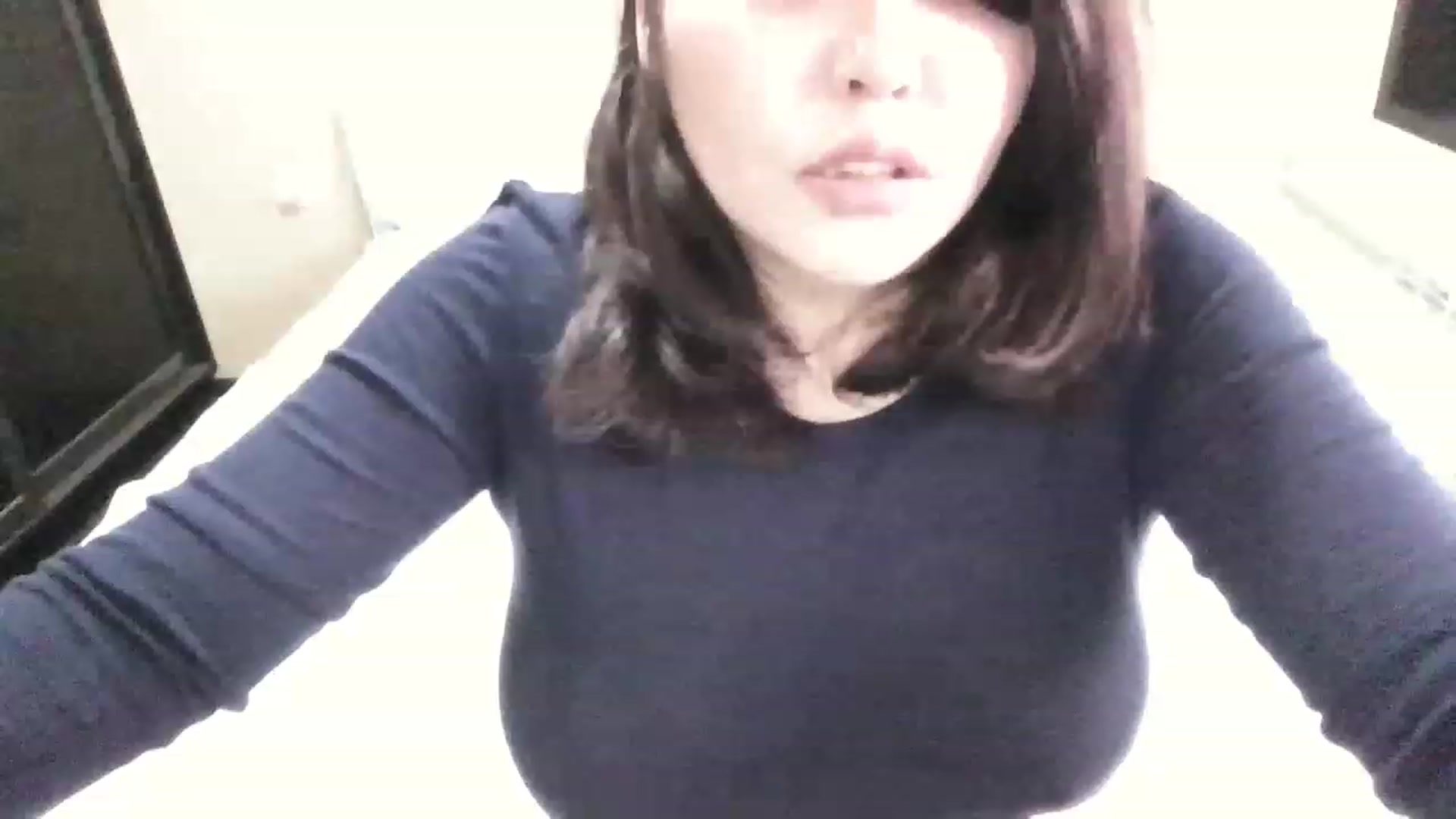 Gallery image thumbnail from MaiChubbyFace's myfreecams stream on, 06/21/2023, 07:32 image 11 of 20