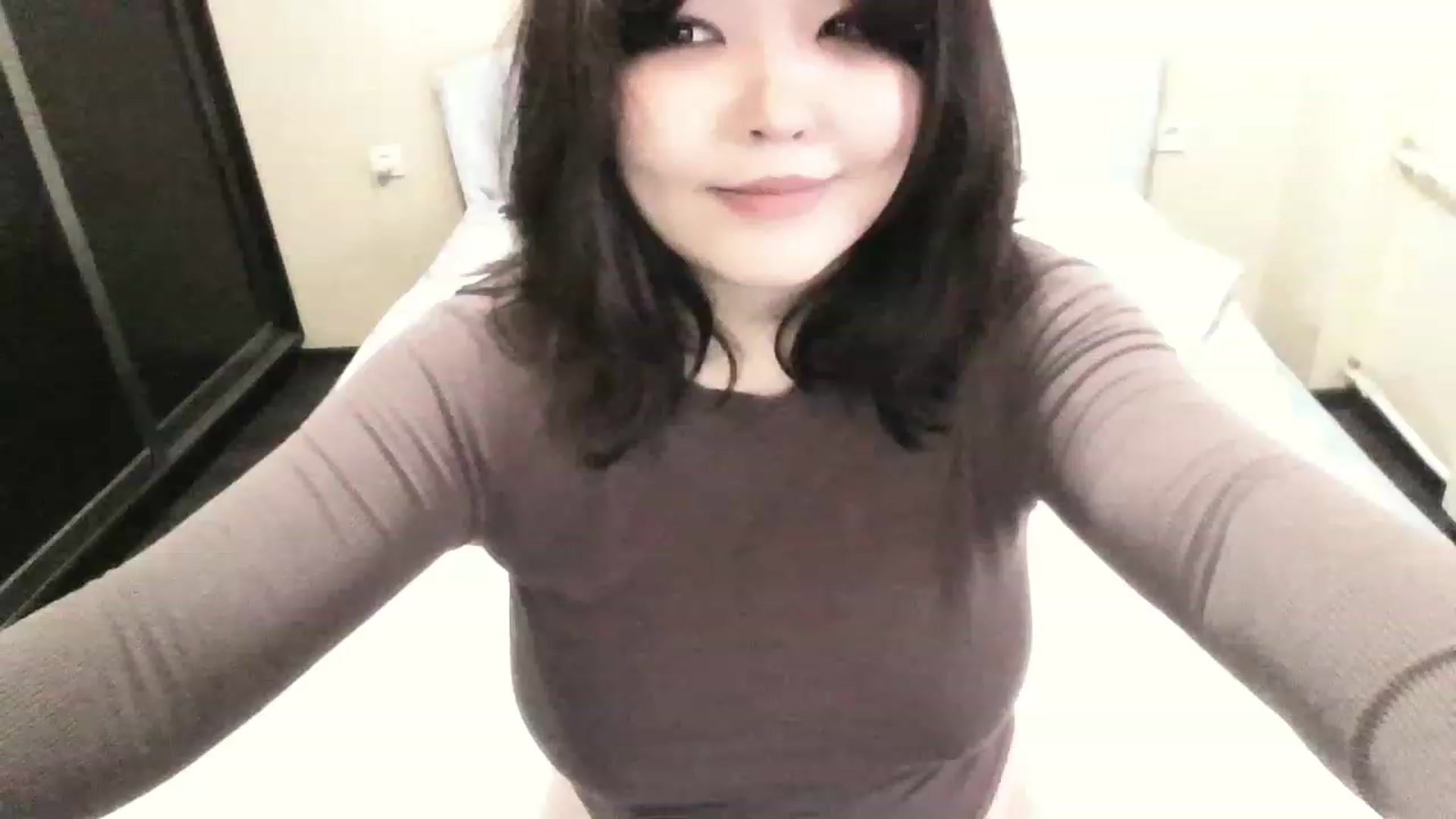 Gallery image thumbnail from MaiChubbyFace's myfreecams stream on, 06/26/2023, 07:04 image 18 of 20