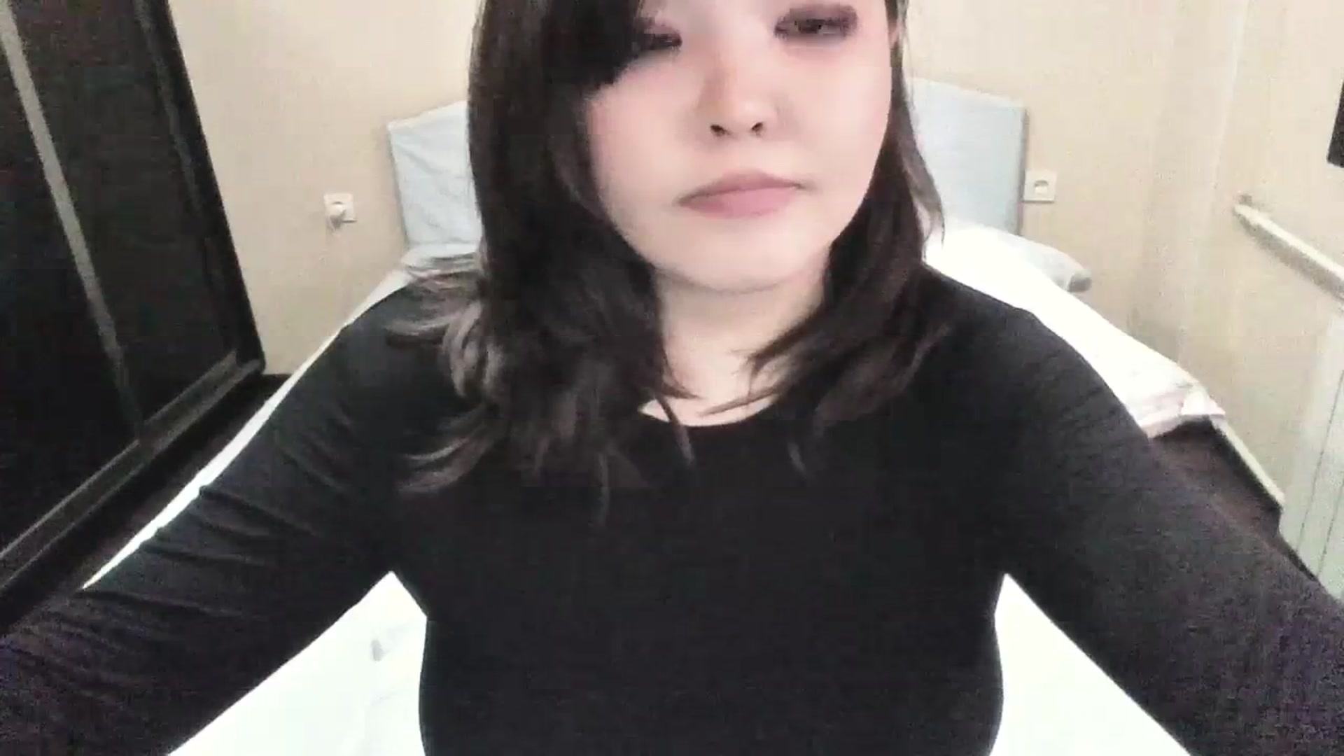 Gallery image thumbnail from MaiChubbyFace's myfreecams stream on, 07/03/2023, 07:01 image 16 of 20