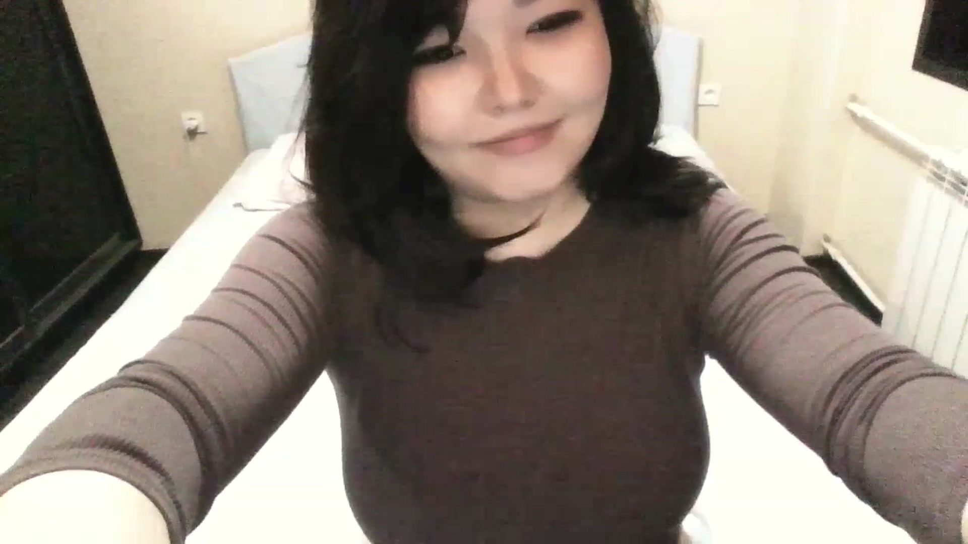 Gallery image thumbnail from MaiChubbyFace's myfreecams stream on, 07/09/2023, 19:06 image 9 of 20