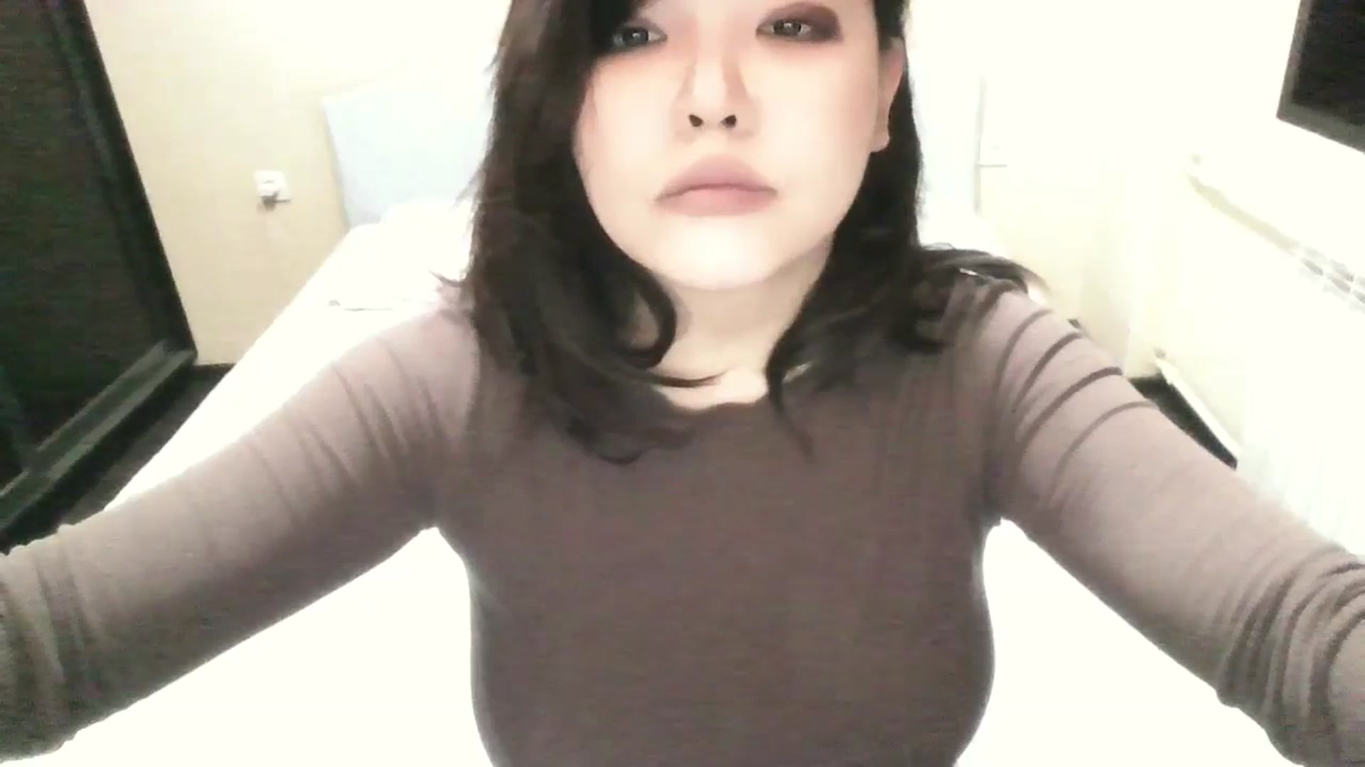 Gallery image thumbnail from MaiChubbyFace's myfreecams stream on, 07/09/2023, 19:06 image 10 of 20